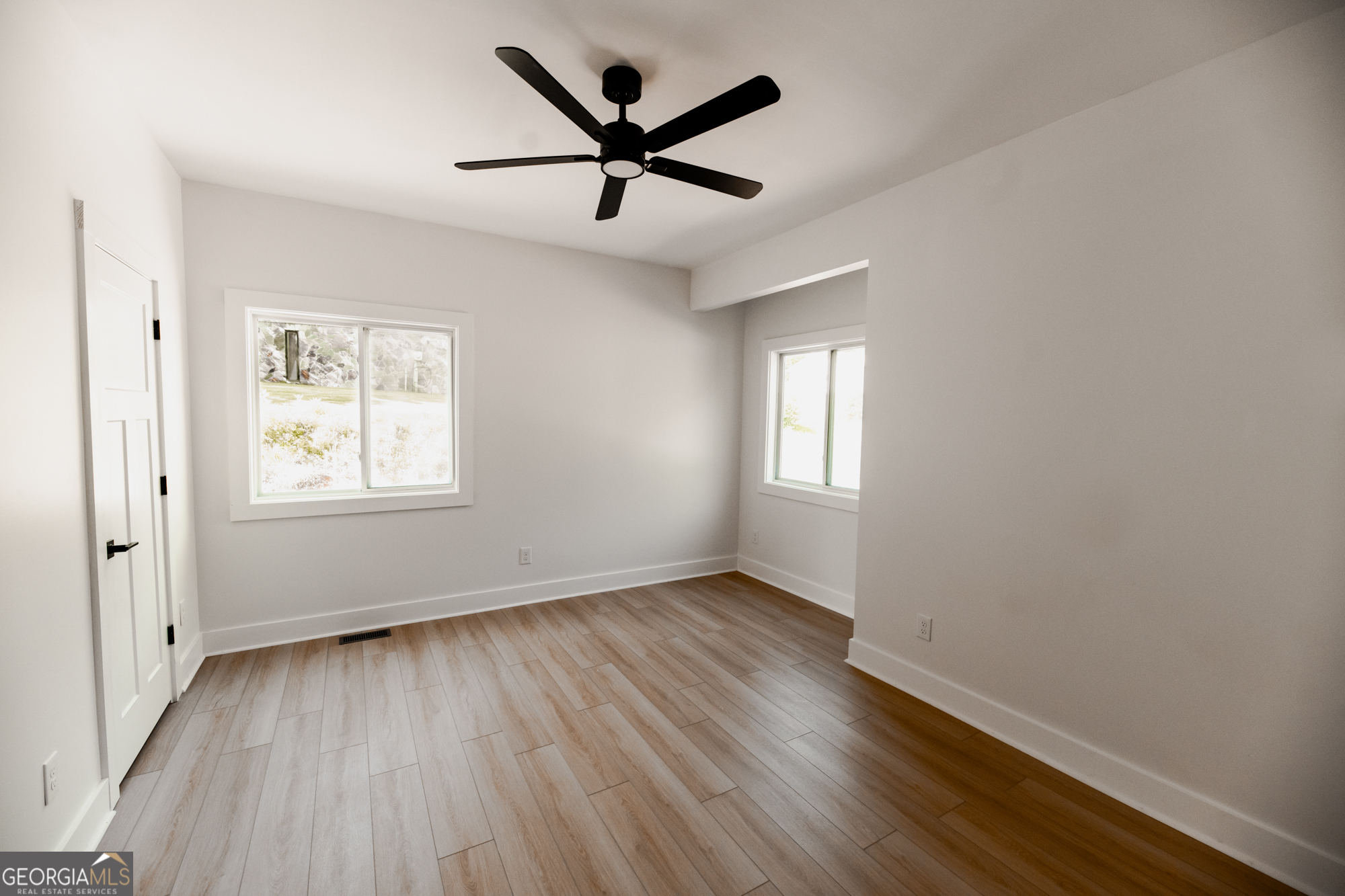 173 Frontier Road Property Photo 32