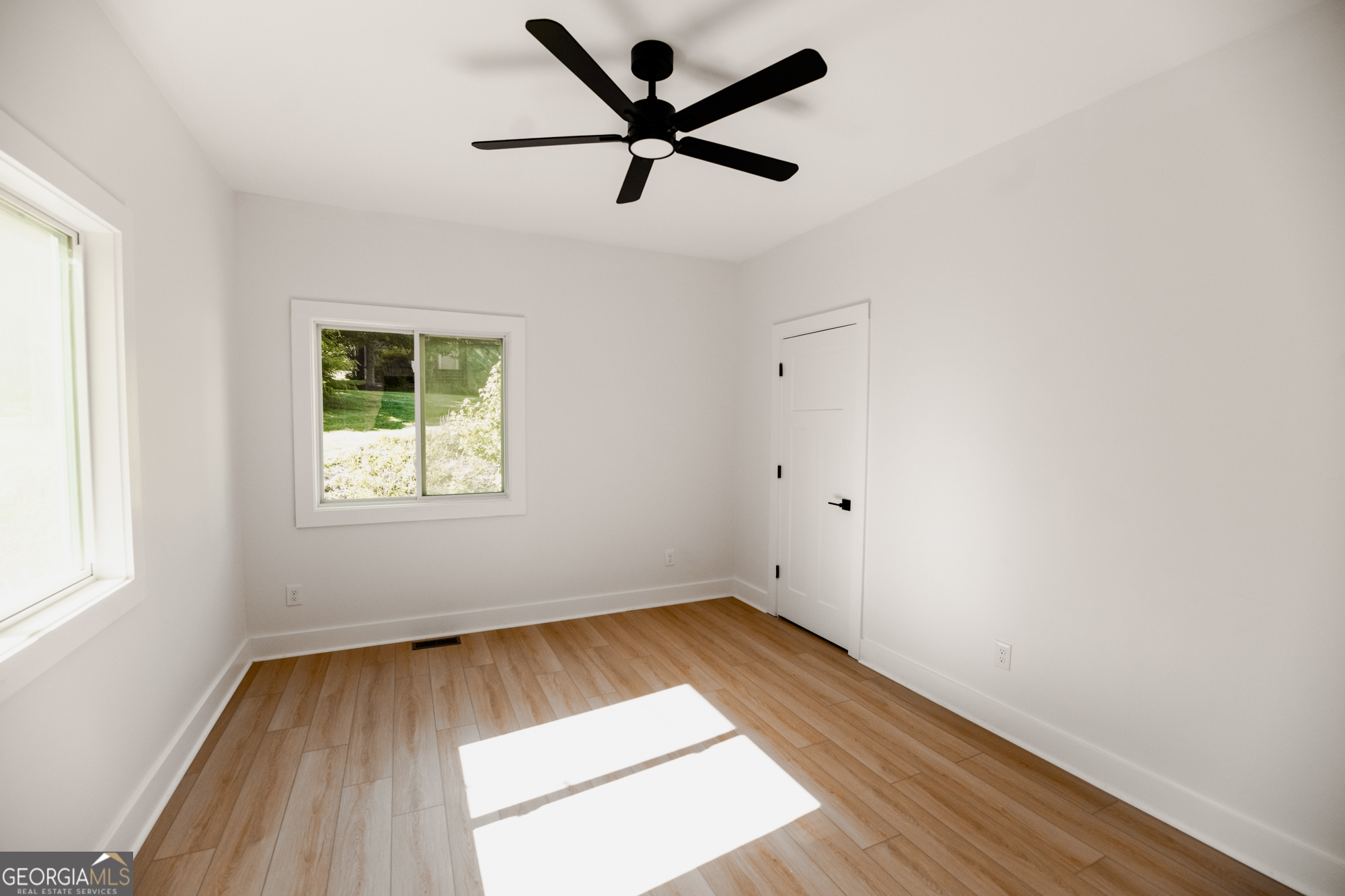 173 Frontier Road Property Photo 33