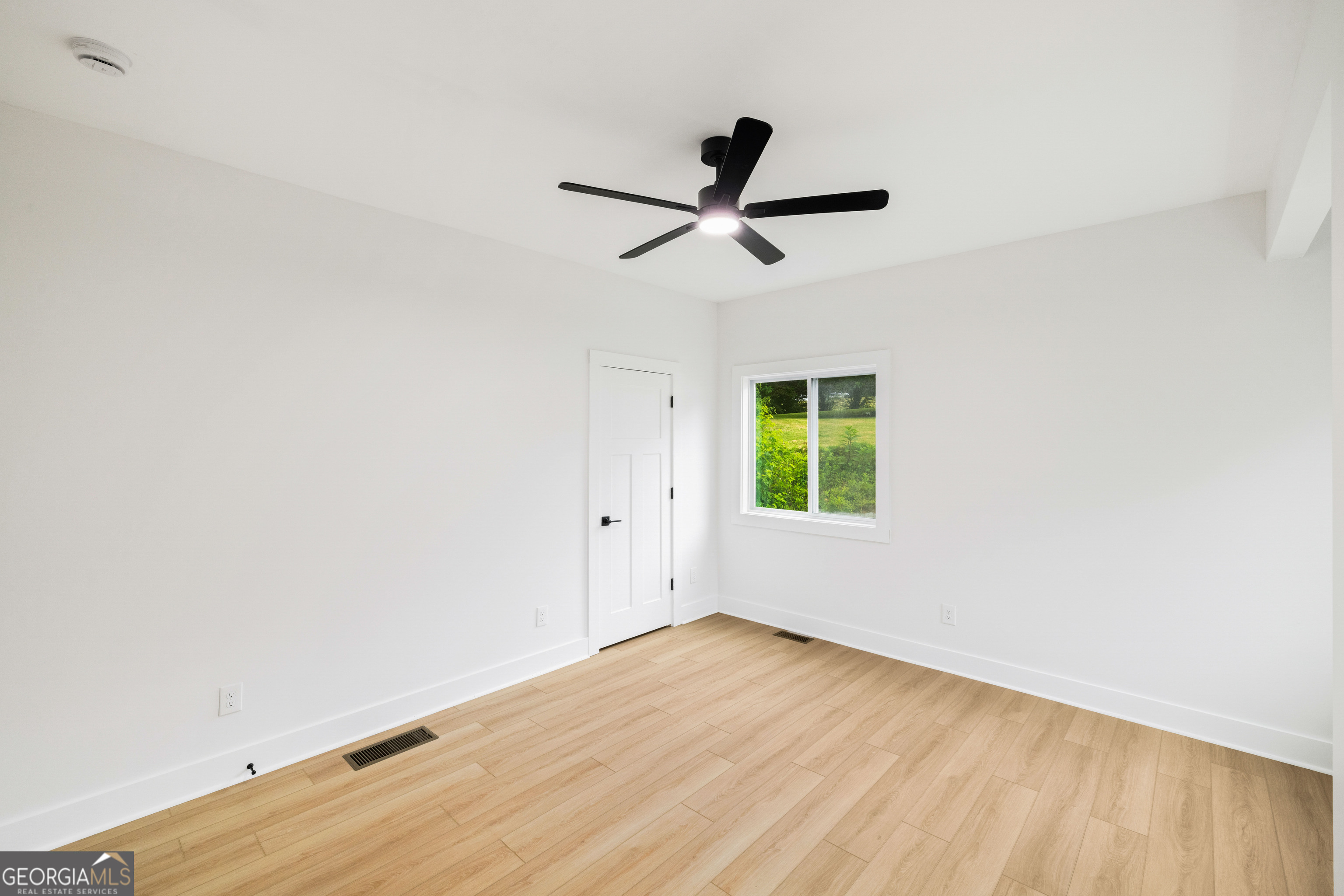 173 Frontier Road Property Photo 37