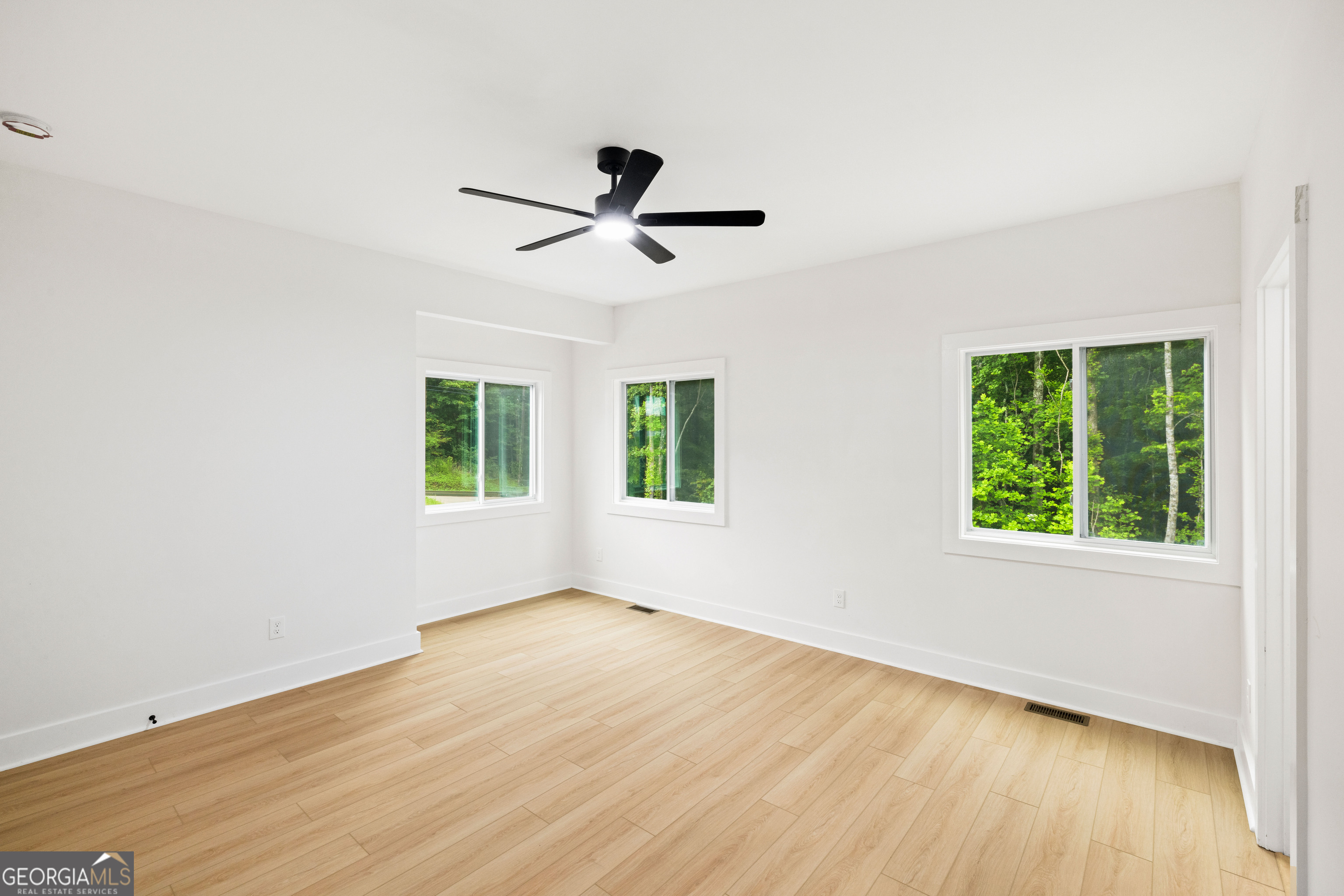 173 Frontier Road Property Photo 38