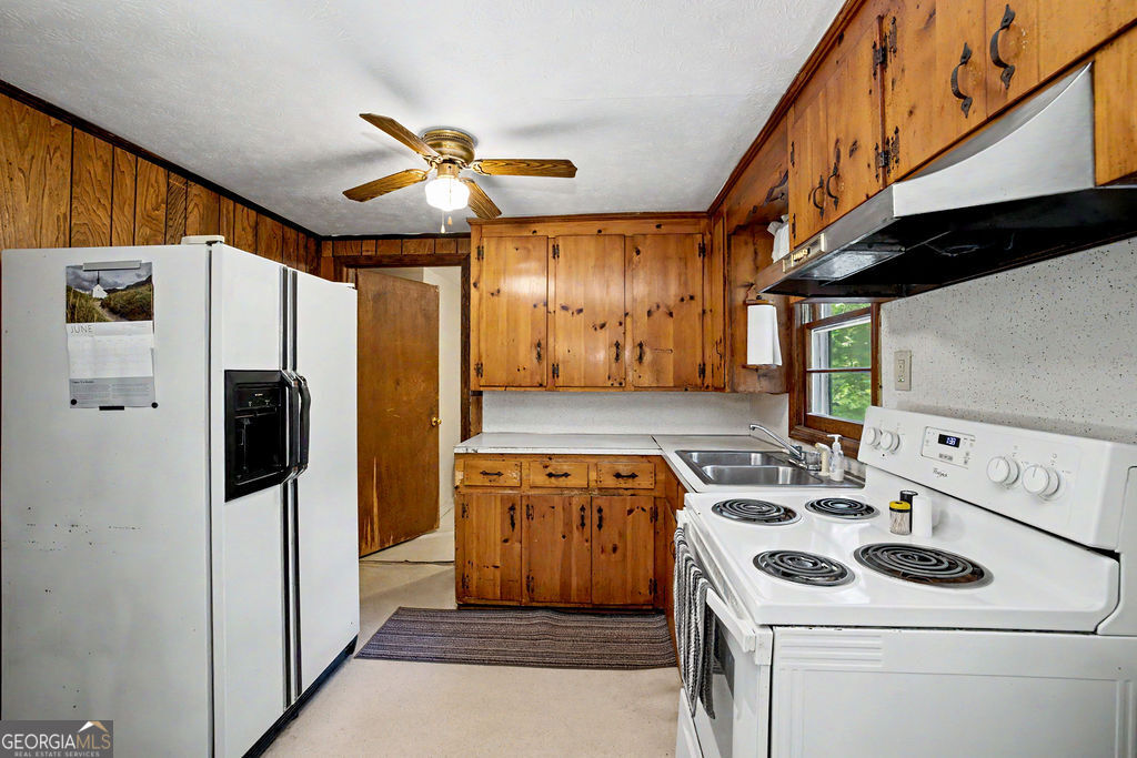 1665 Kansas Jake Road Property Photo 5