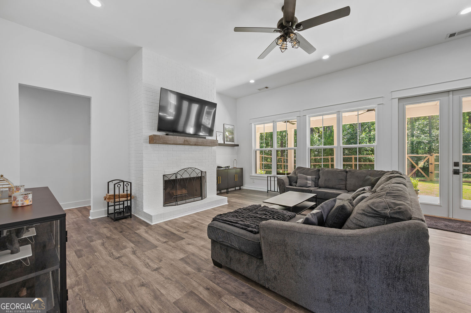 449 Hollingshed Road Property Photo 17