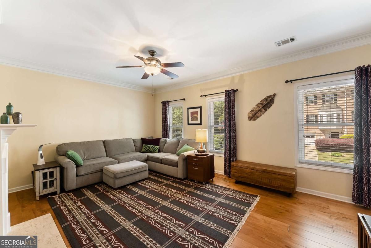 2105 Millgate Lane Property Photo 4