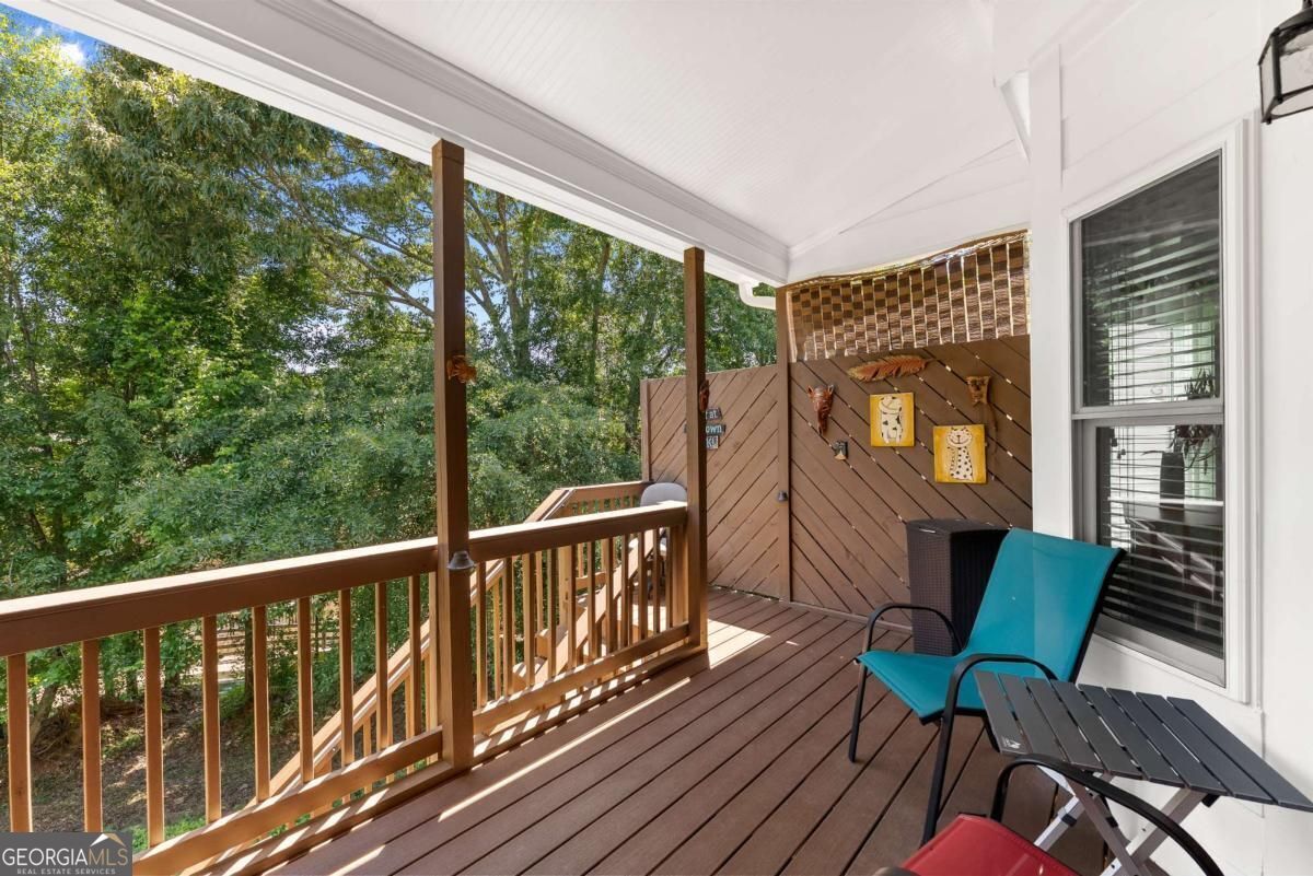 2105 Millgate Lane Property Photo 6