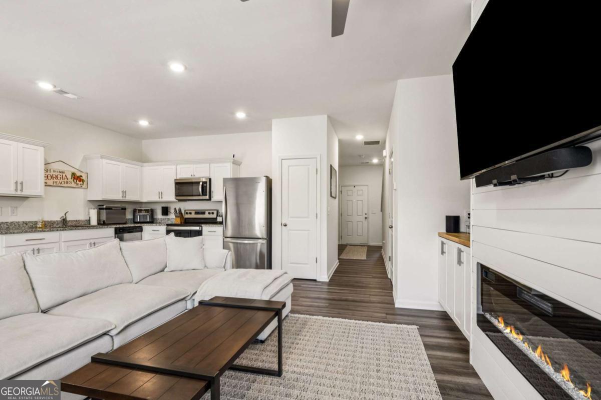 202 Fenchurch Way Property Photo 11