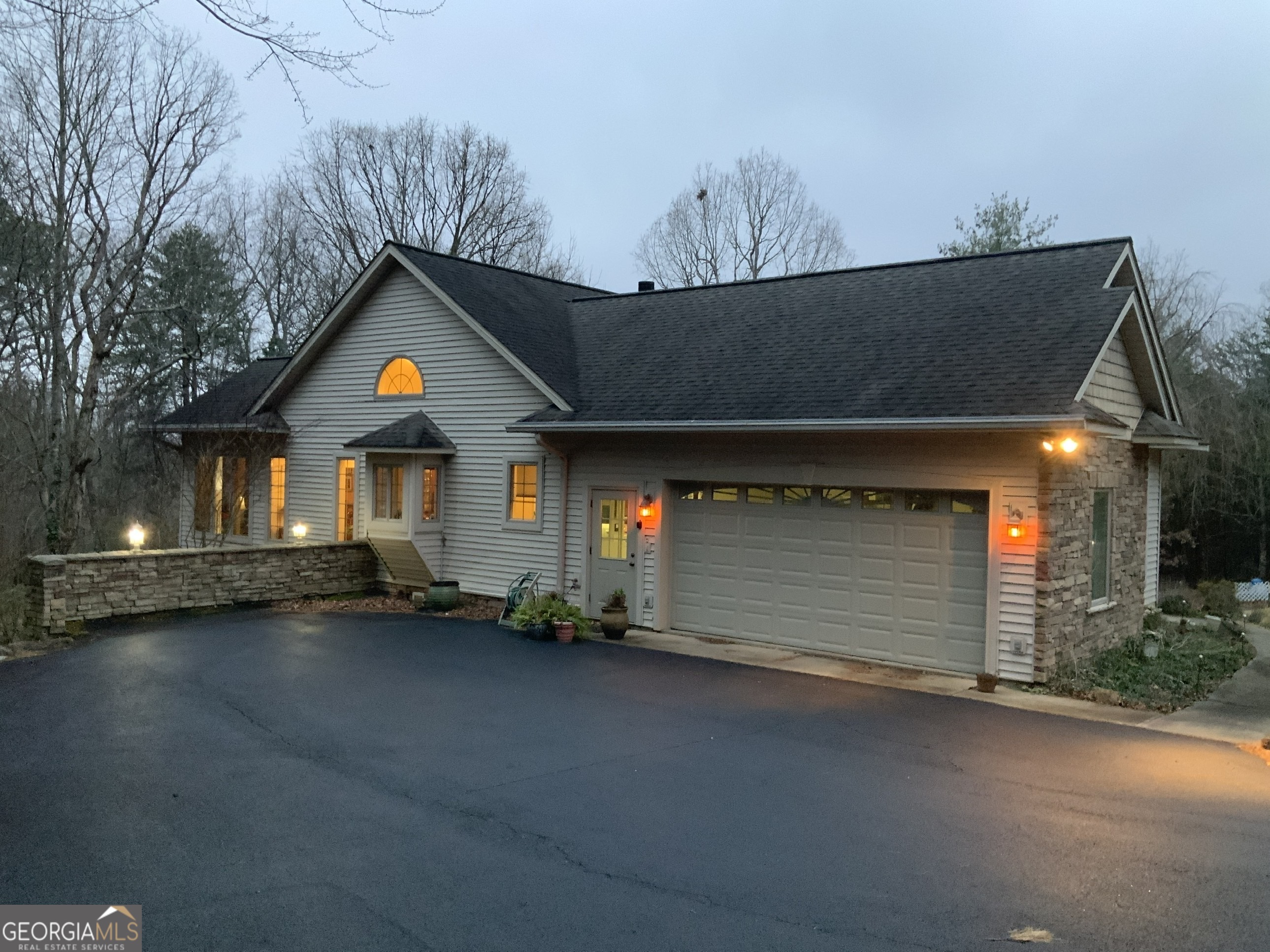 54 Four Seasons Landing Property Photo 1