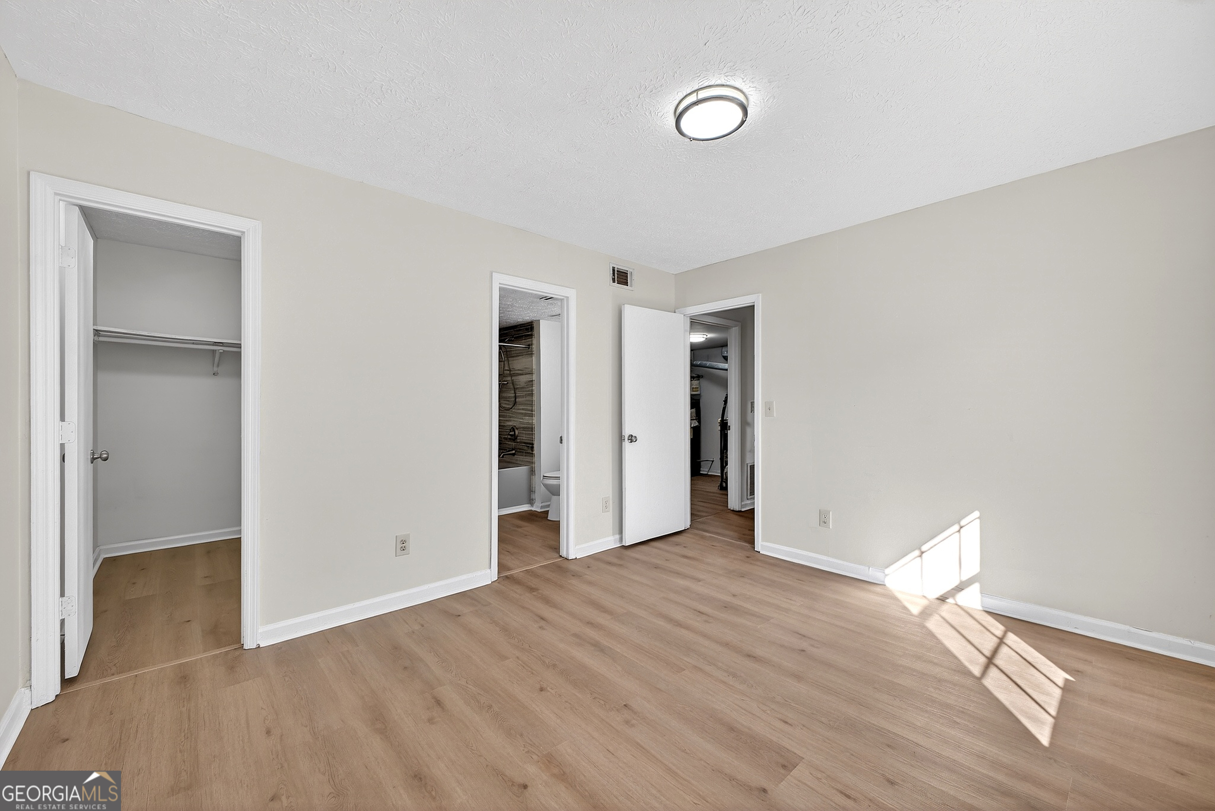 5225 Forest Downs Lane Property Photo 19