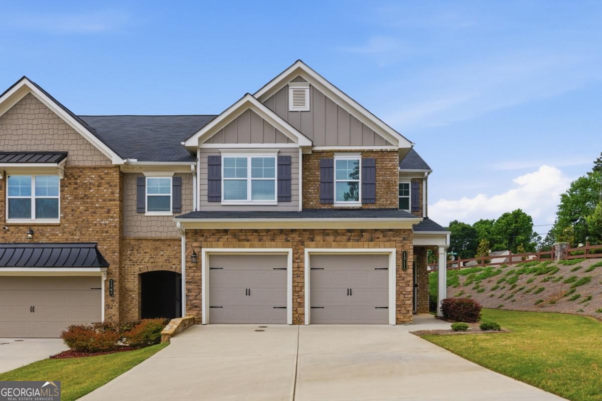 1311 Park Center Circle Property Photo 1