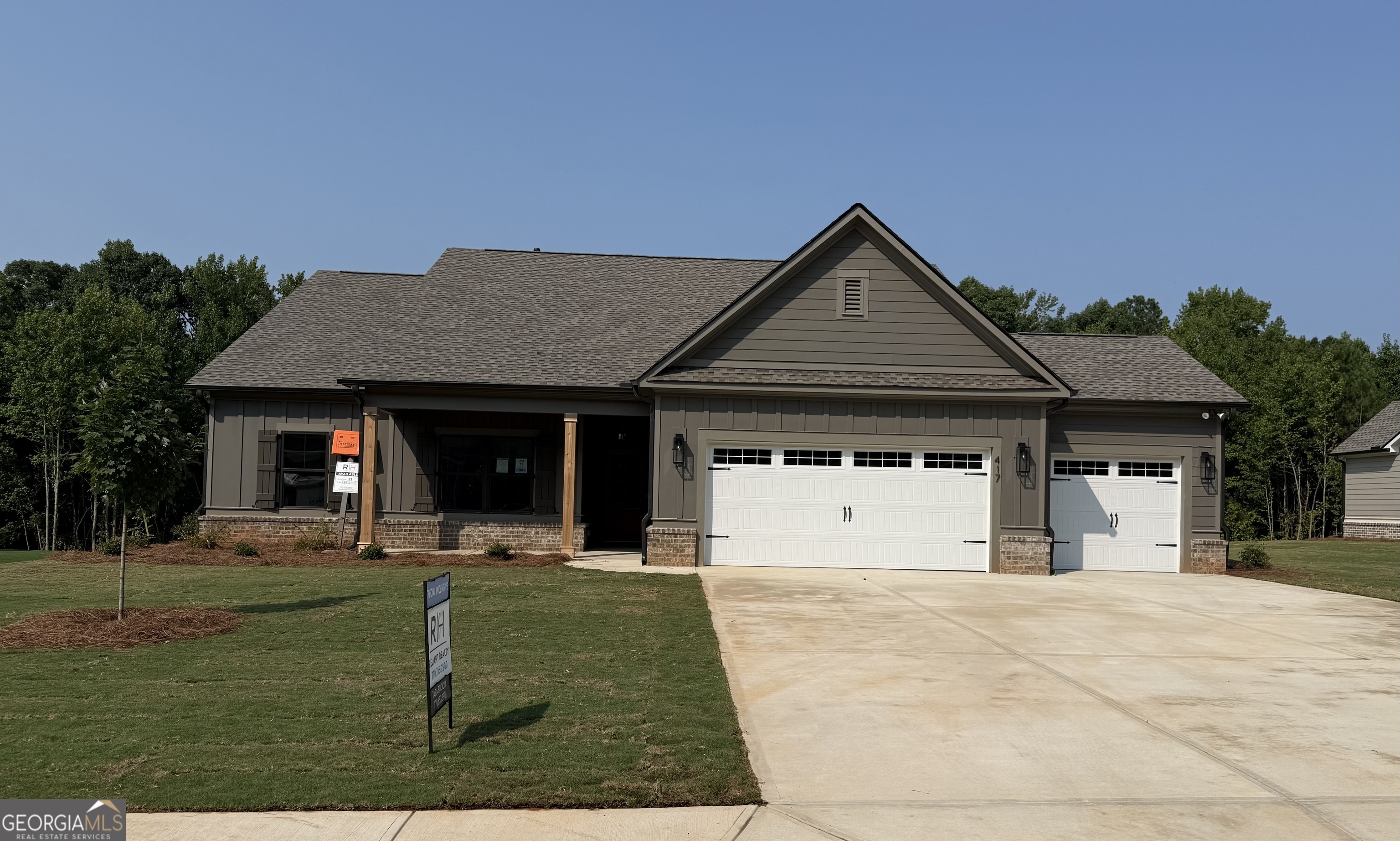 417 Weslyn Drive Property Photo 1