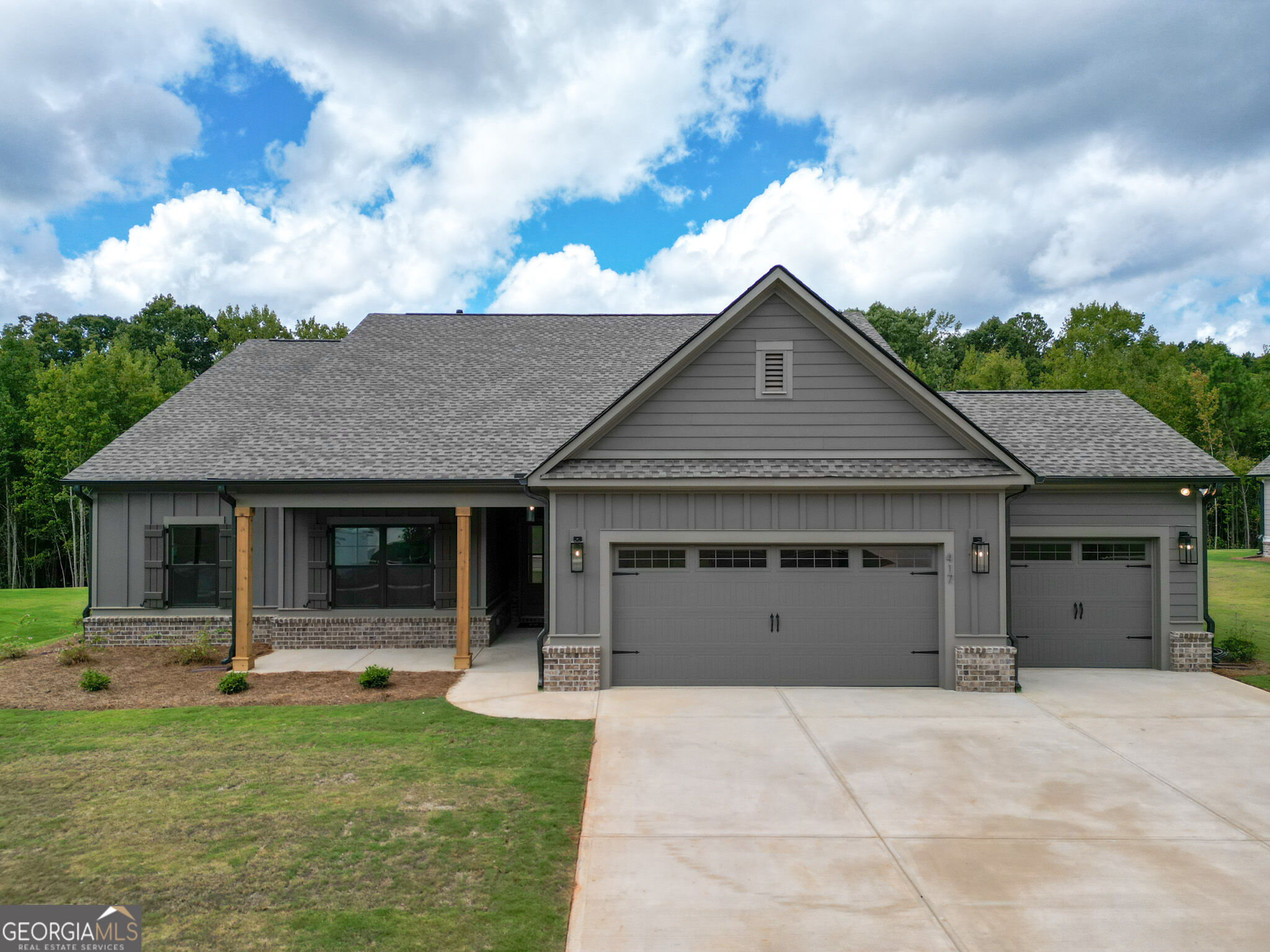 417 Weslyn Drive Property Photo 1