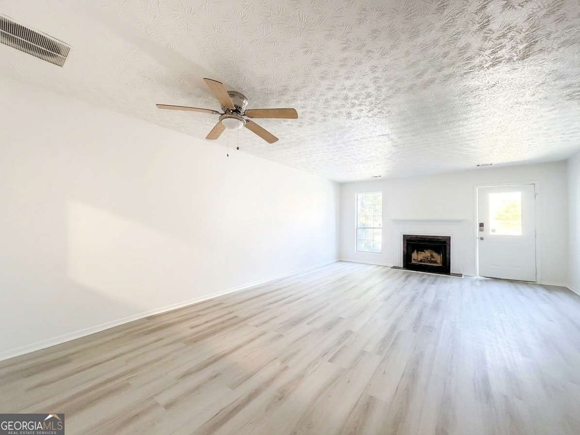6624 Wellington Square Property Photo 8