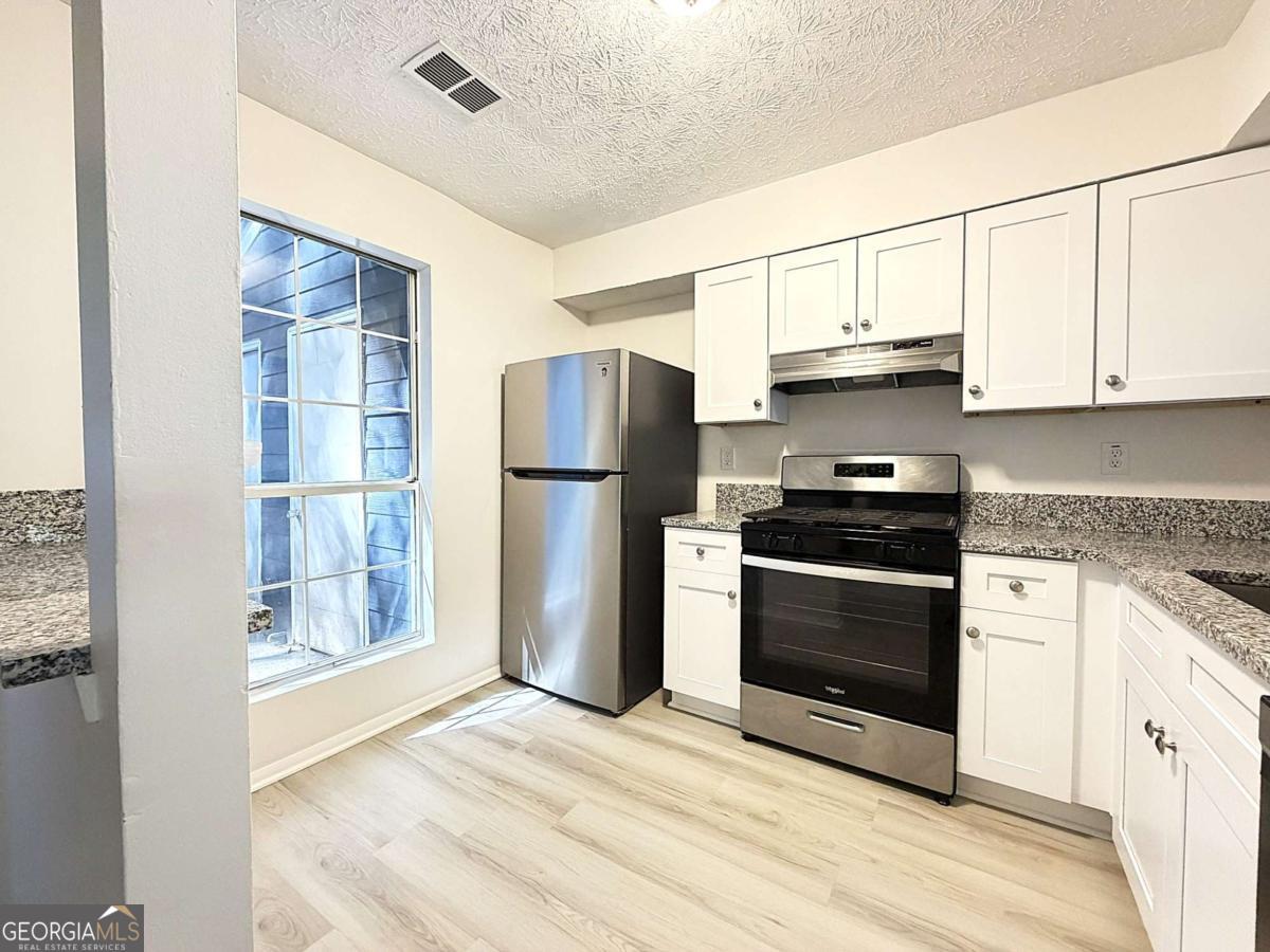 6624 Wellington Square Property Photo 12