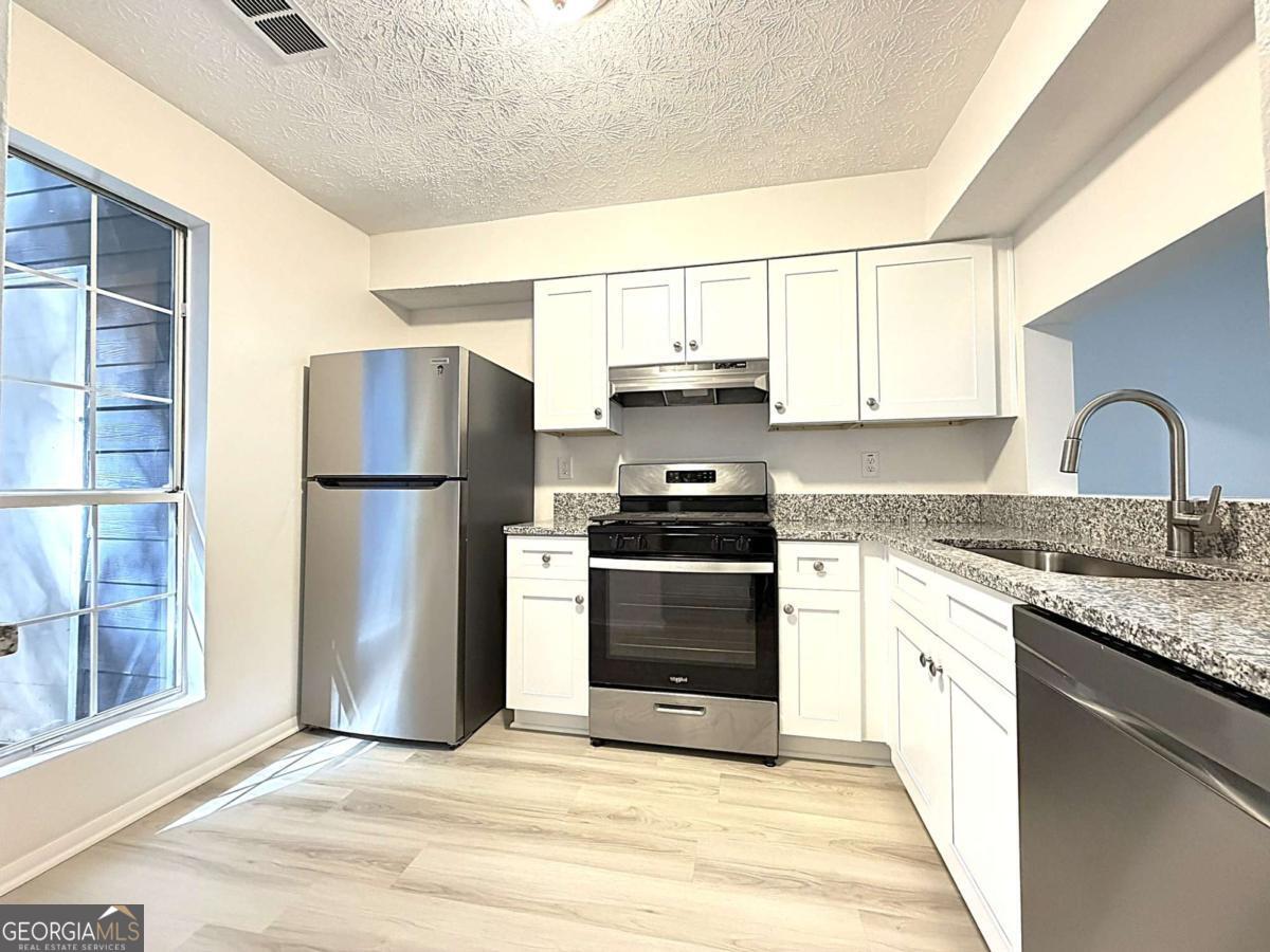 6624 Wellington Square Property Photo 13