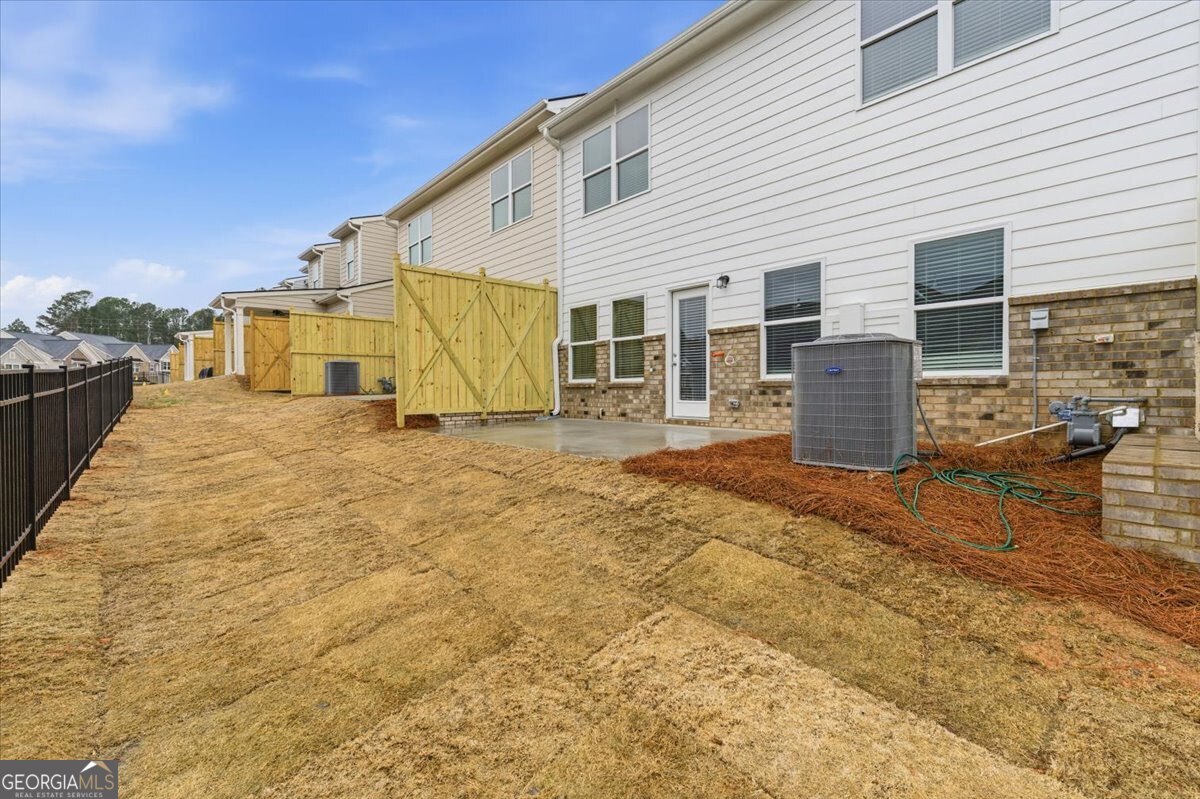 1194 Park Center Circle Property Photo 15