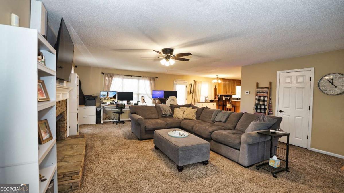 1049 Fieldstone Drive Property Photo 9