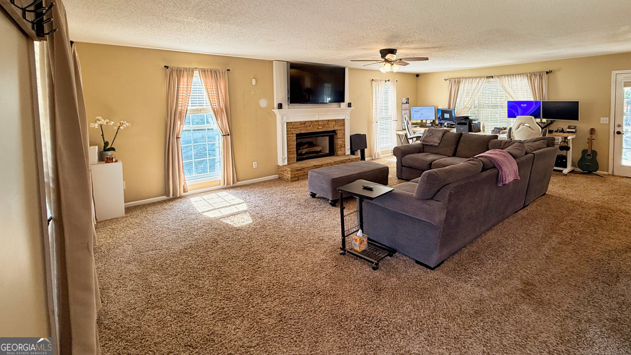 1049 Fieldstone Drive Property Photo 10