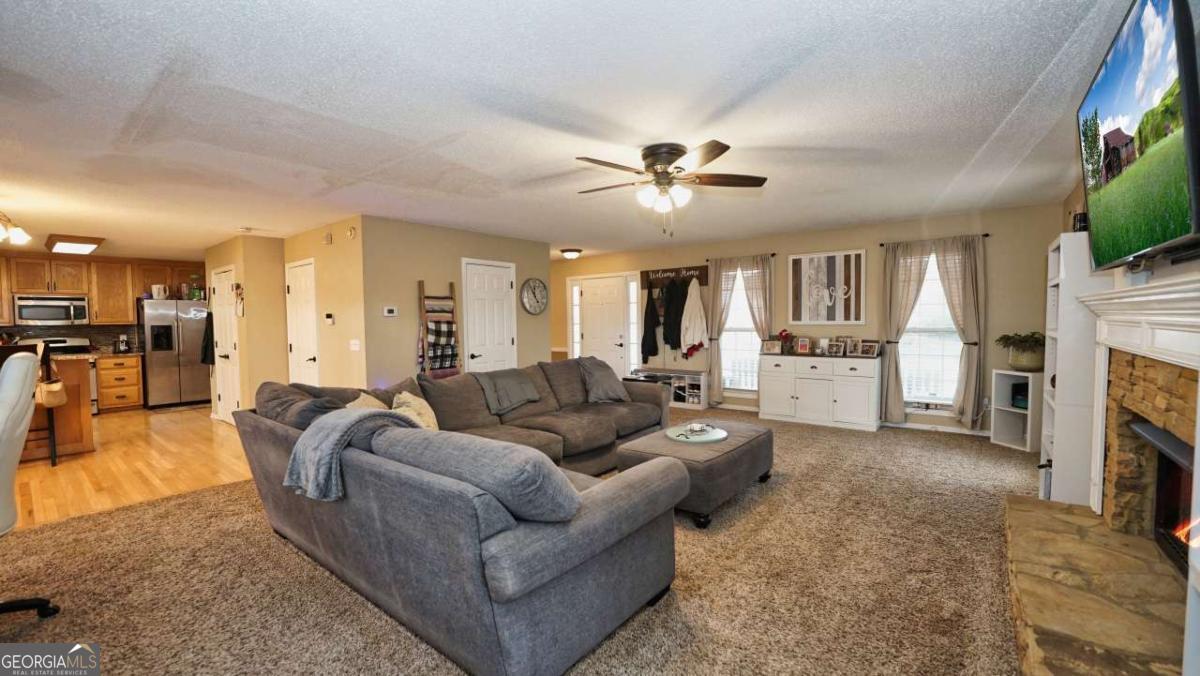 1049 Fieldstone Drive Property Photo 11