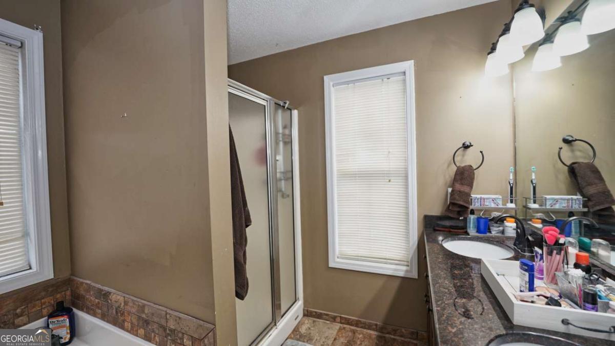1049 Fieldstone Drive Property Photo 25