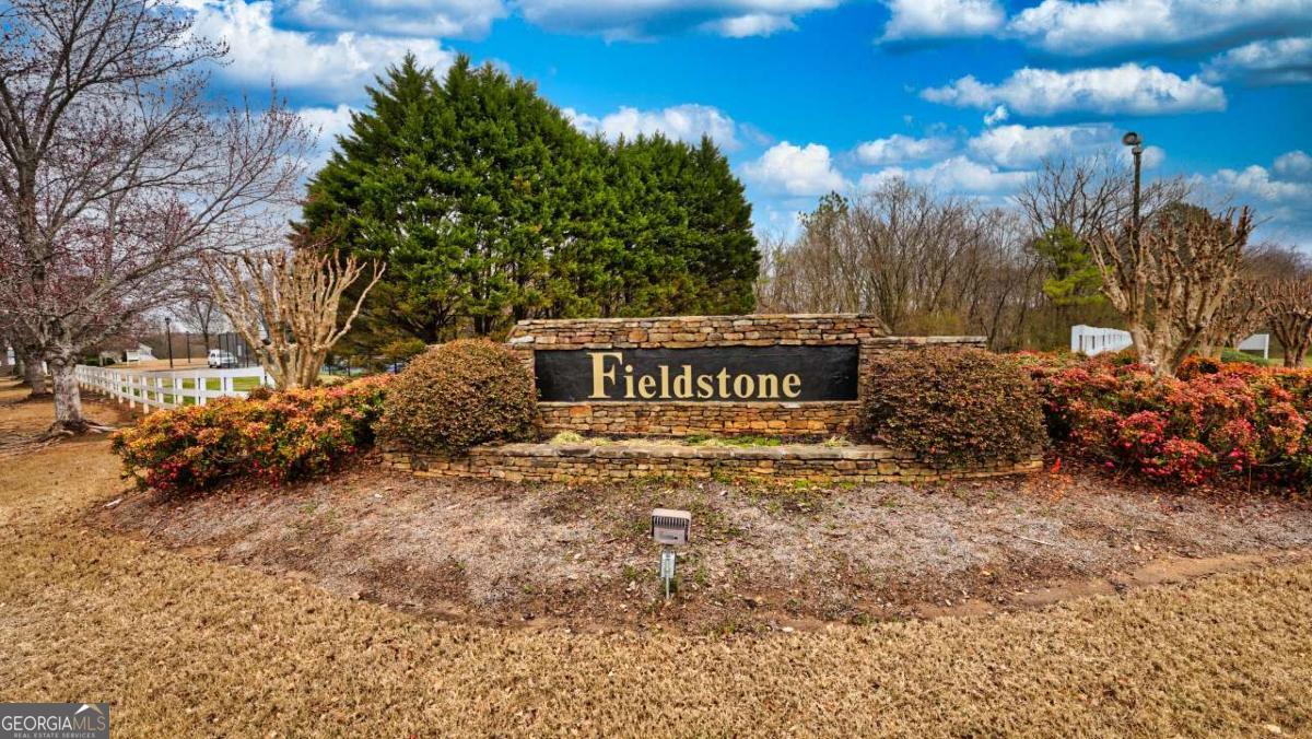 1049 Fieldstone Drive Property Photo 52