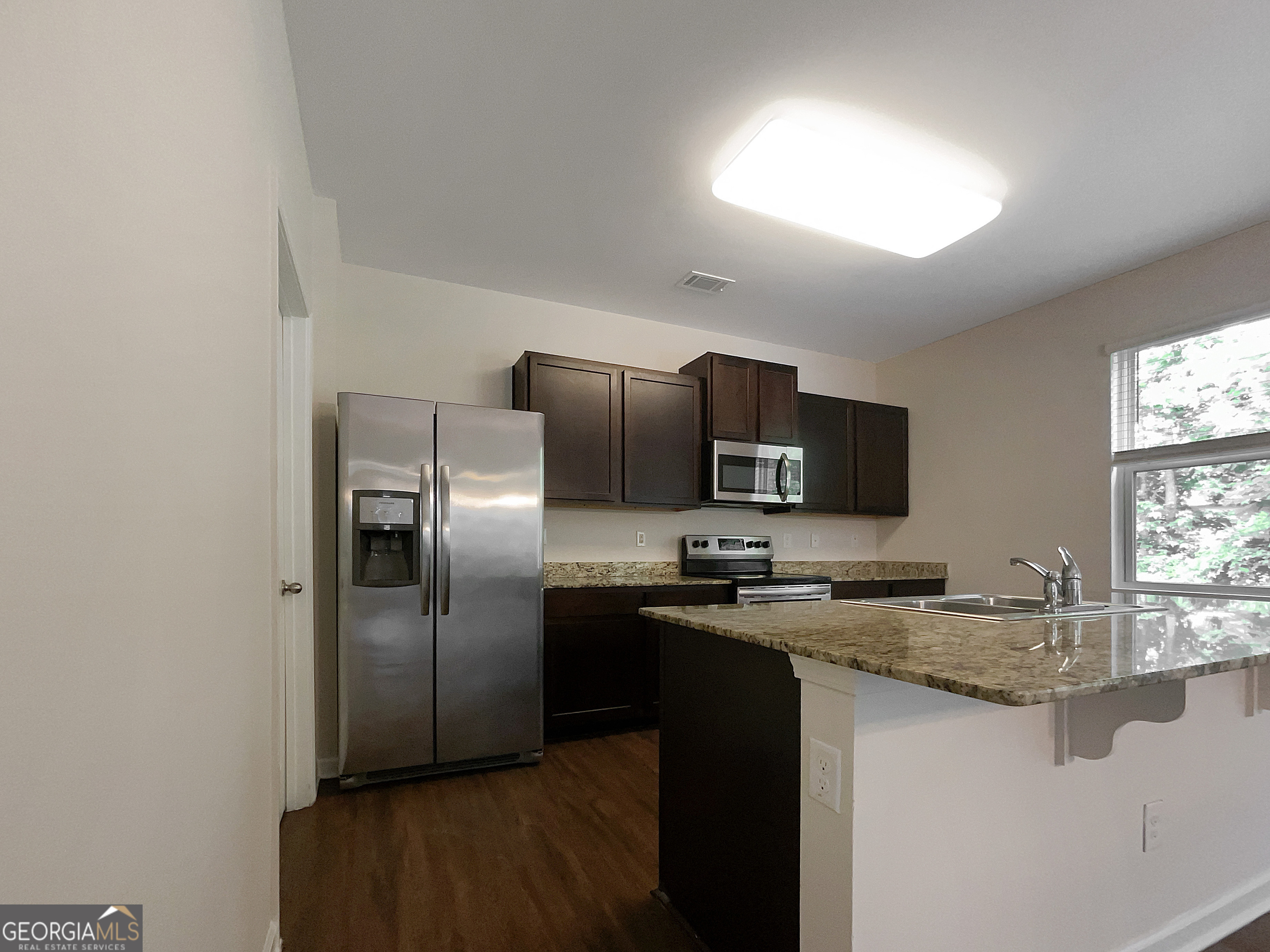 1033 Eldon Lane Property Photo 10