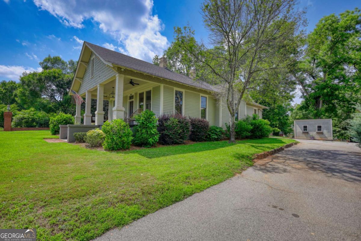 5143 Floyd Street Property Photo 4