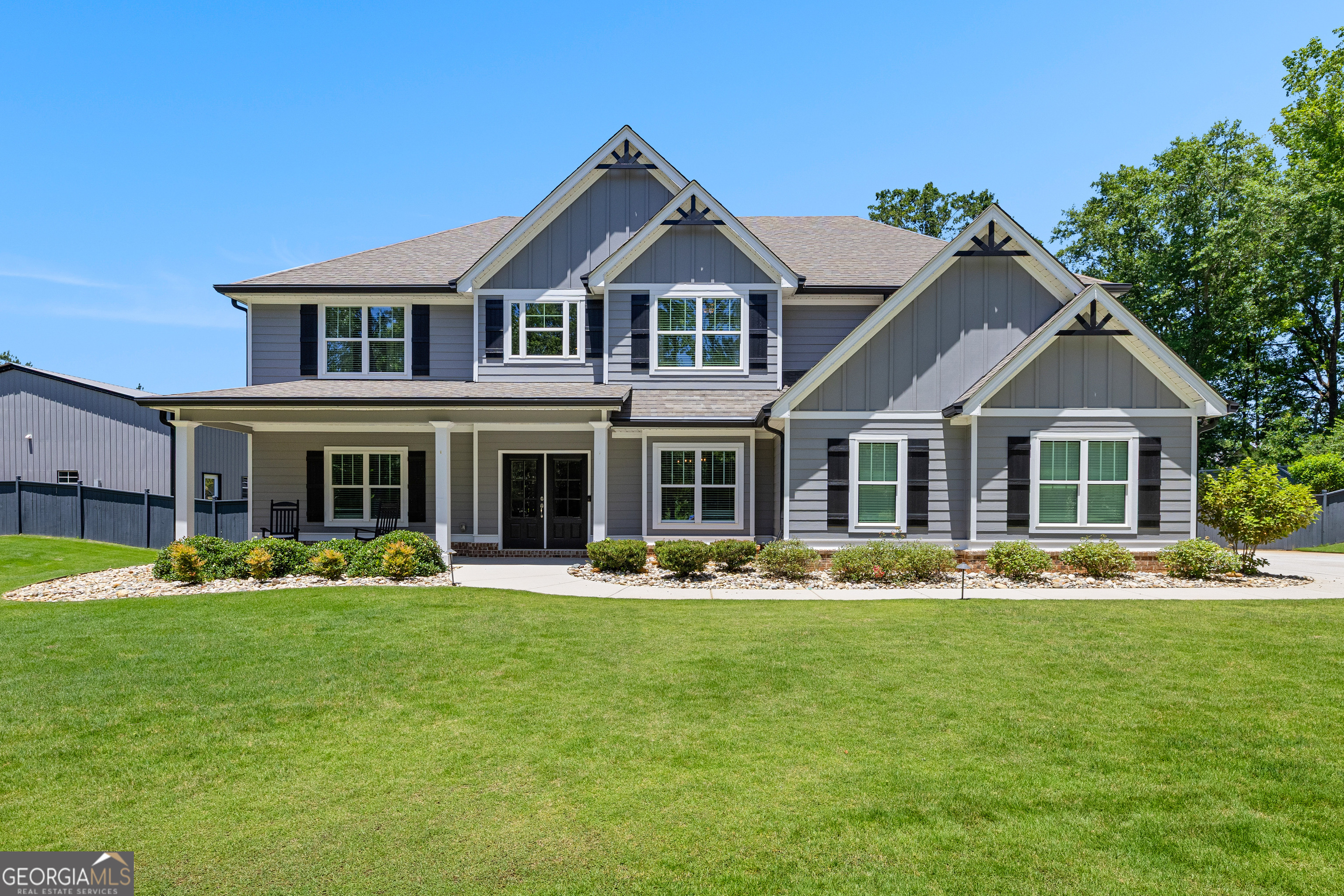 878 McIntosh Trail