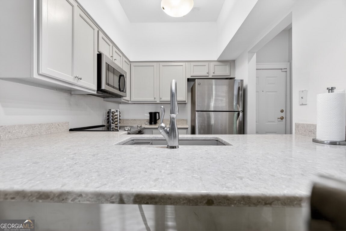 2855 Peachtree Road Ne # 109 Property Photo 3