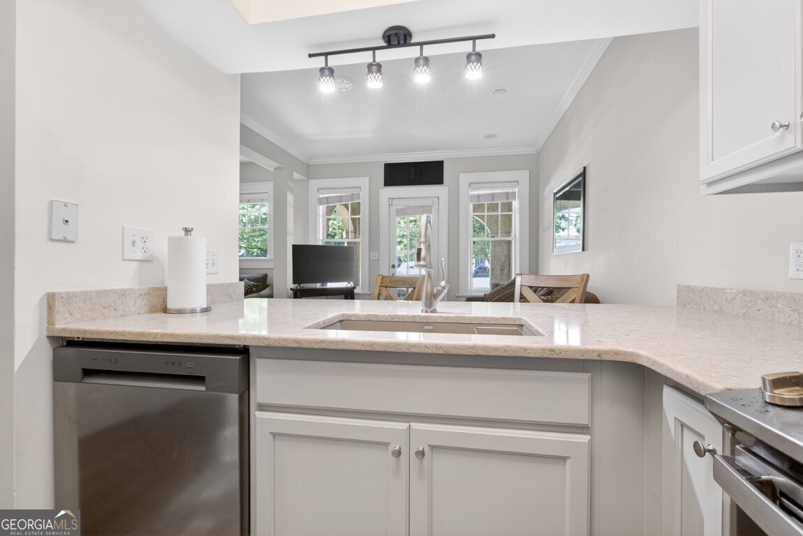 2855 Peachtree Road Ne # 109 Property Photo 5