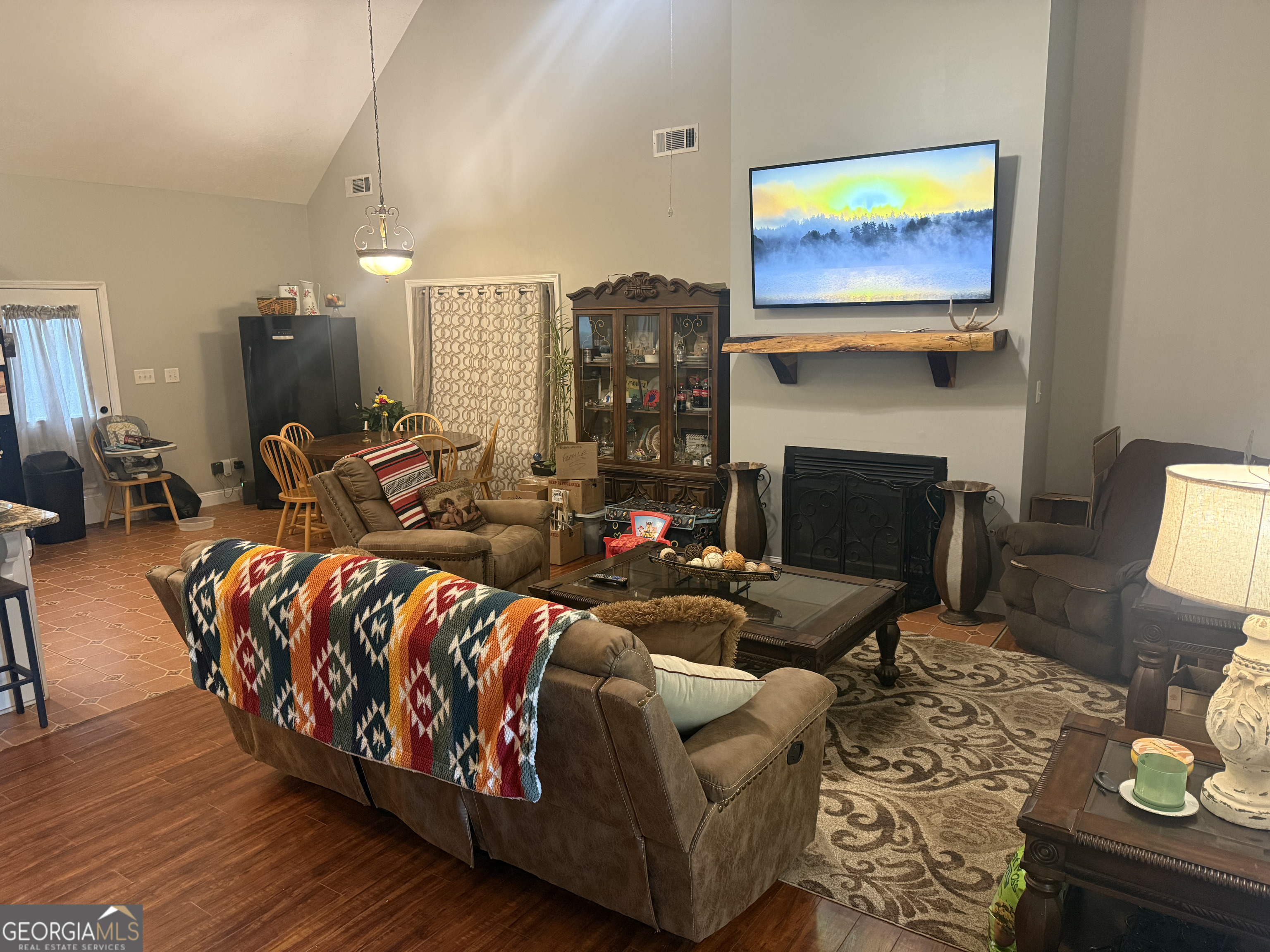 408 Bowen Road Property Photo 10
