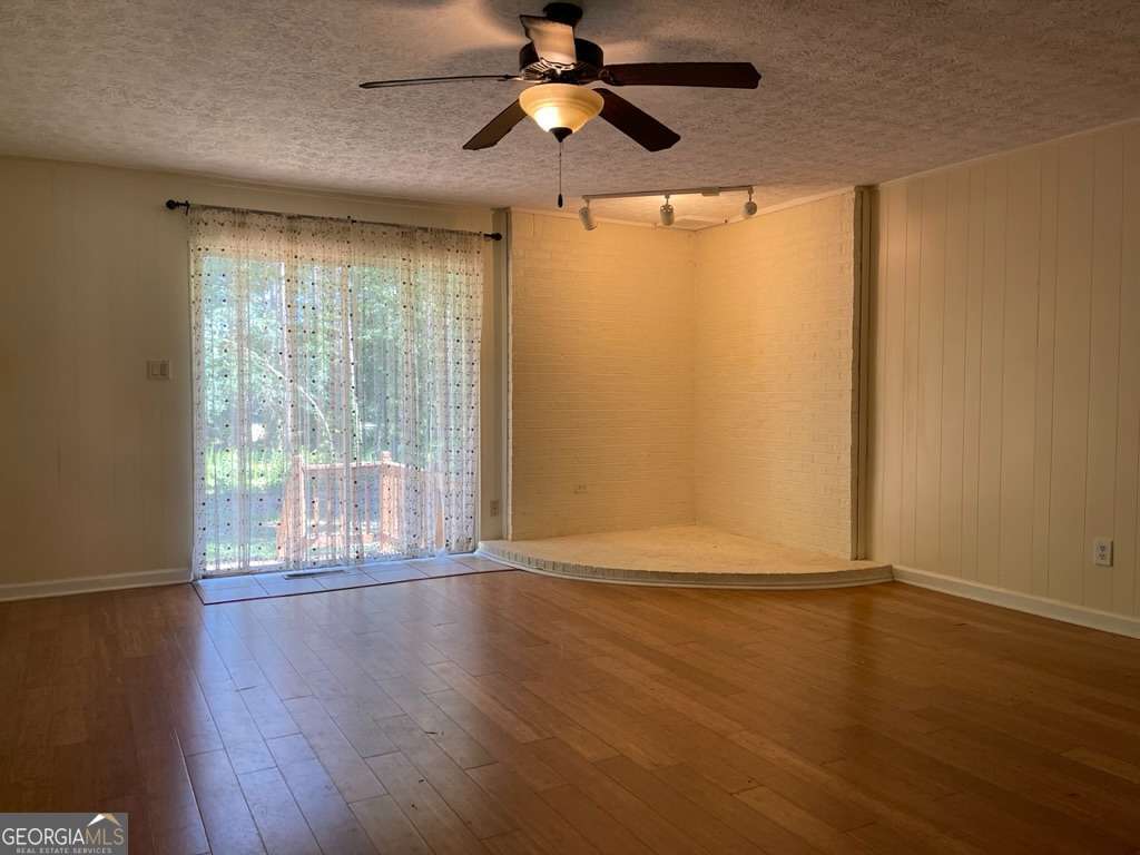 1071 Dials Mill Spur Property Photo 3