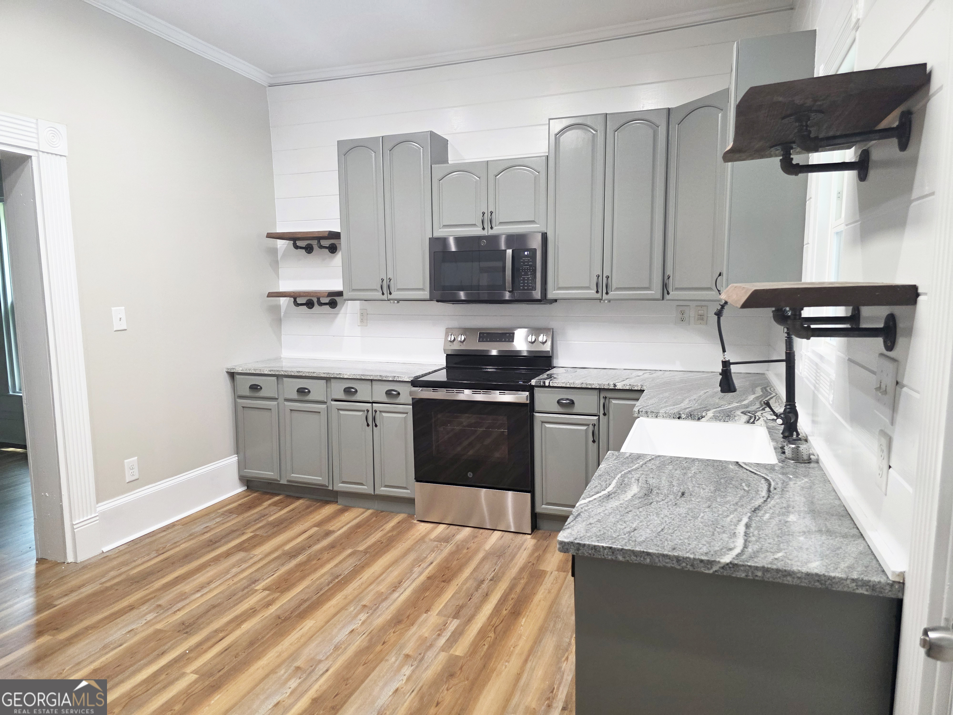 42 Alexander Street Property Photo 6