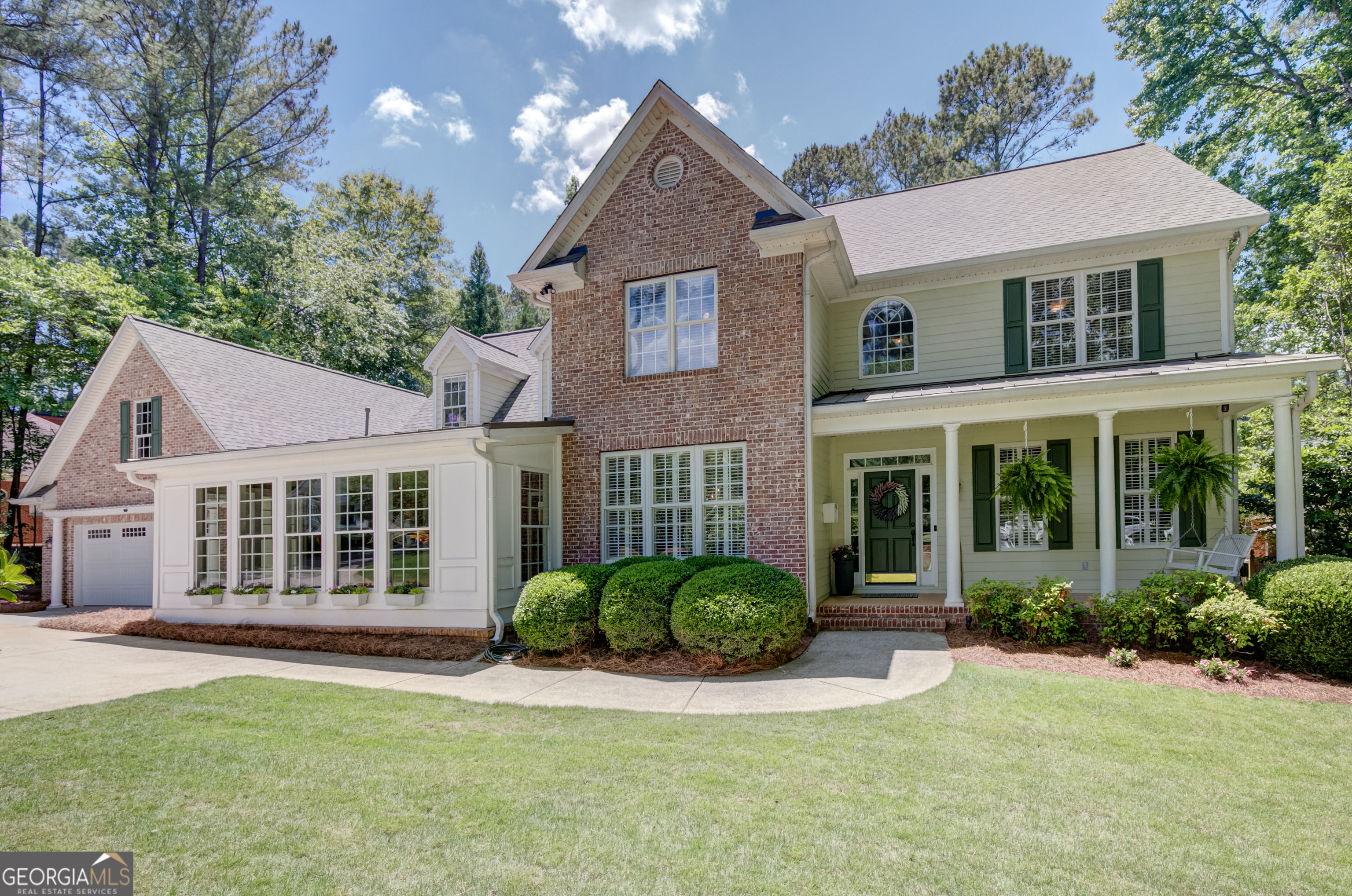 180 Shoreline Circle Property Photo 1
