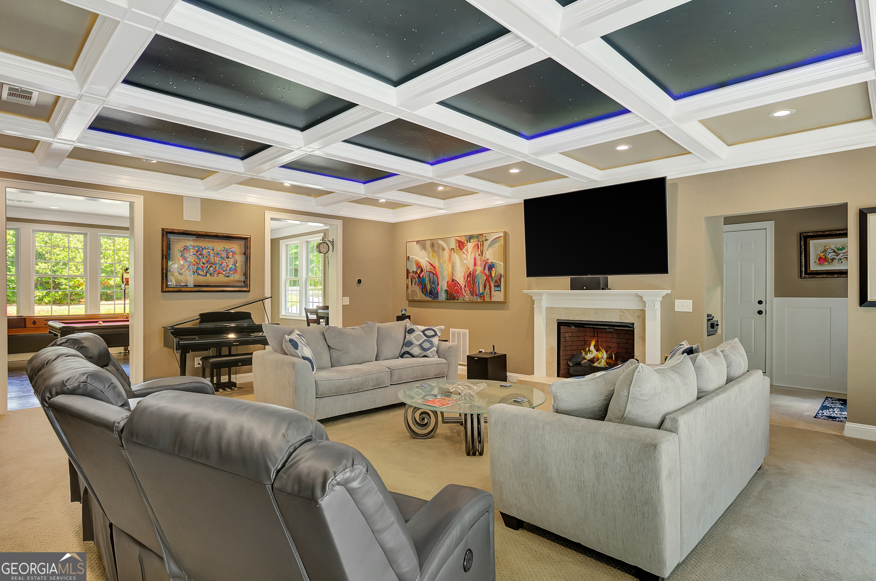 180 Shoreline Circle Property Photo 4