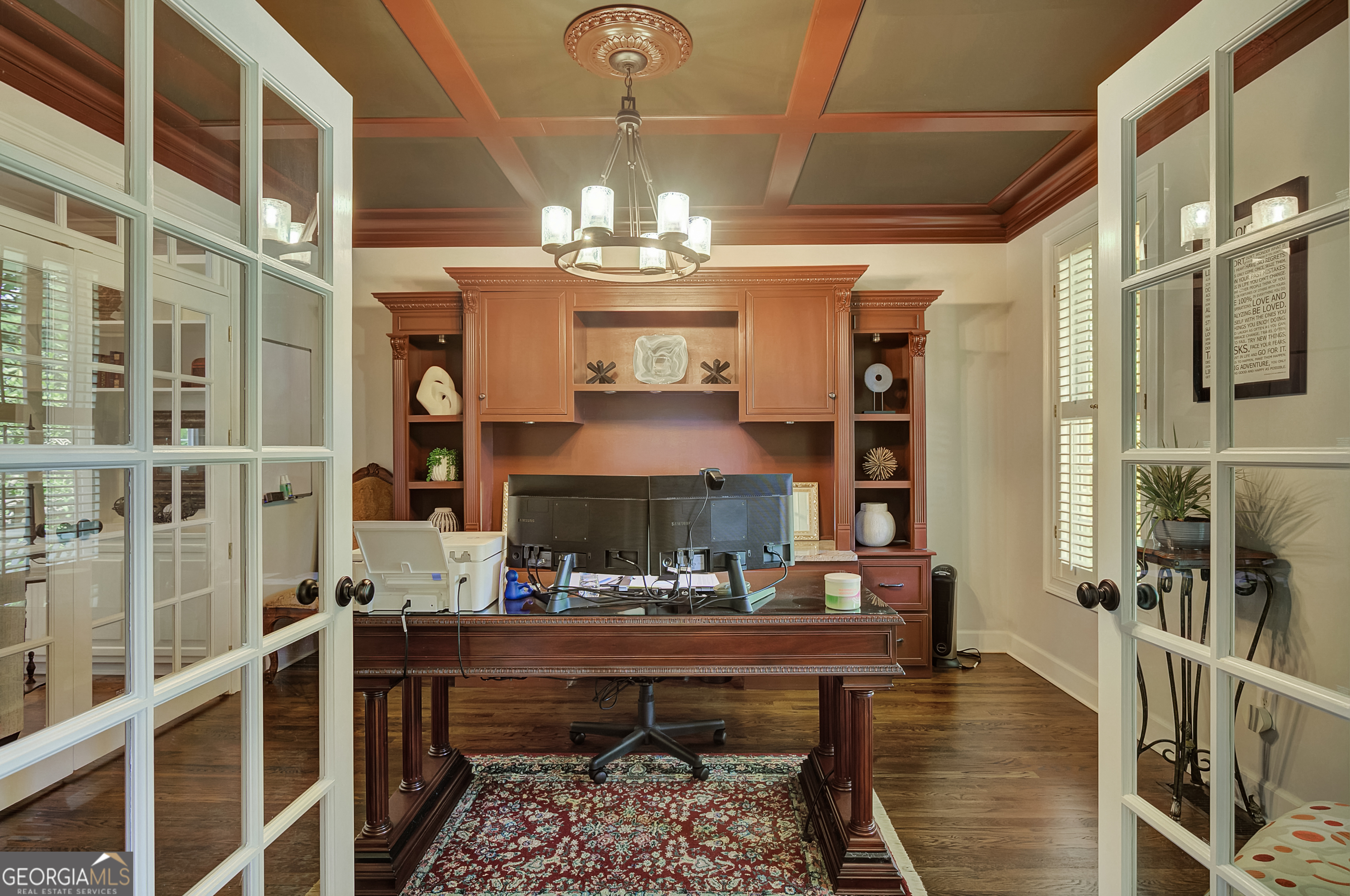 180 Shoreline Circle Property Photo 8