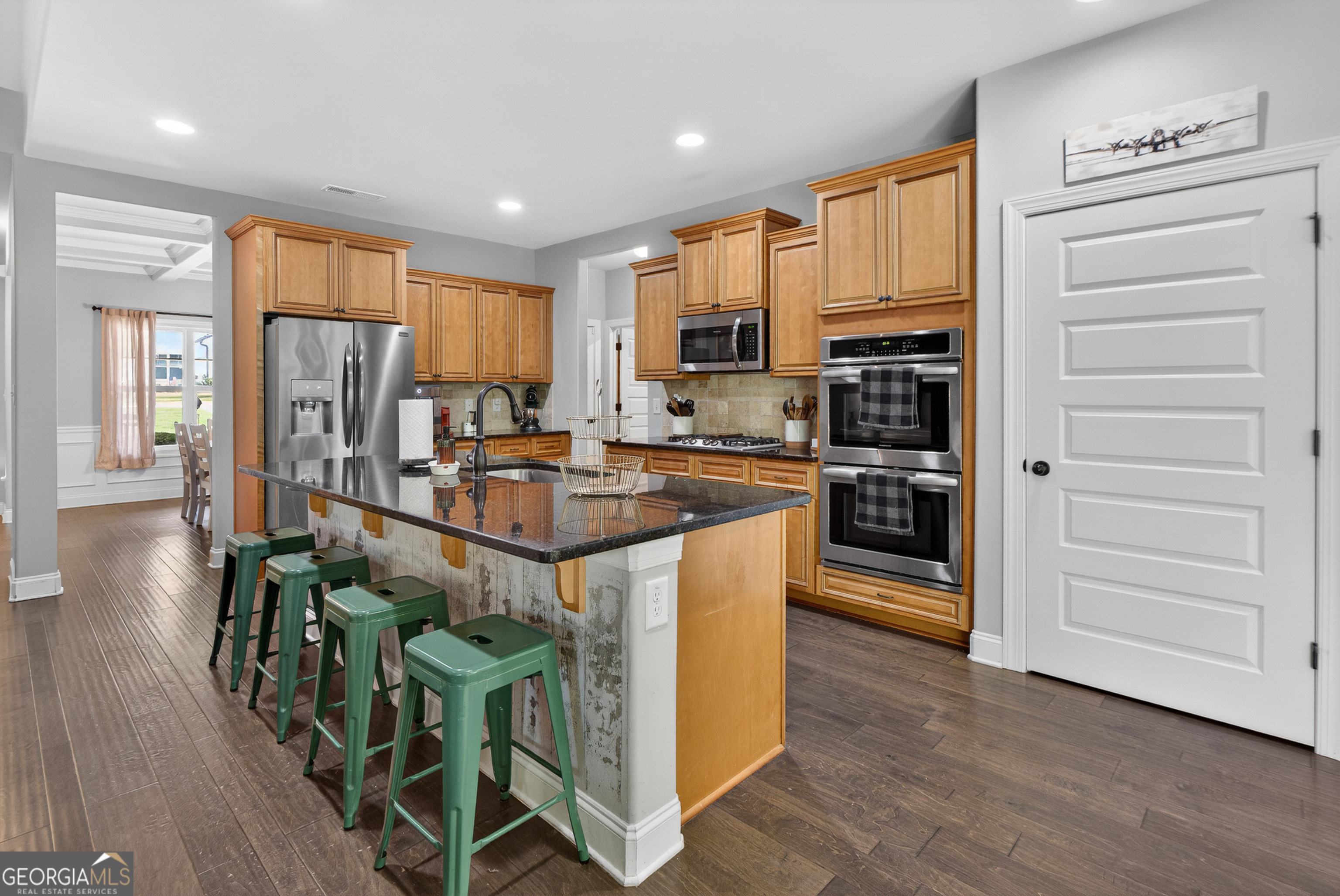 195 Southridge Property Photo 3