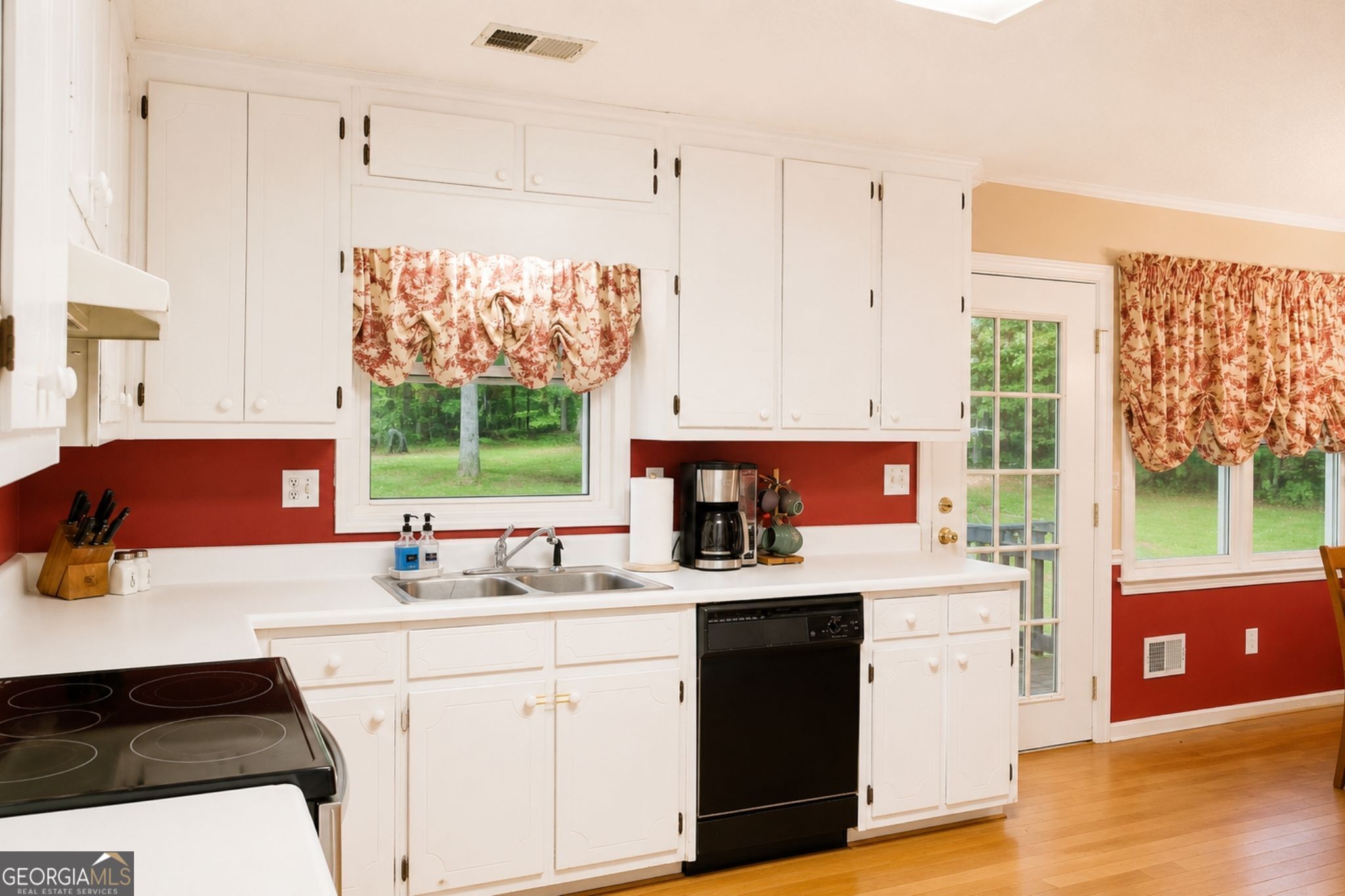 365 Riverridge Trail Property Photo 5