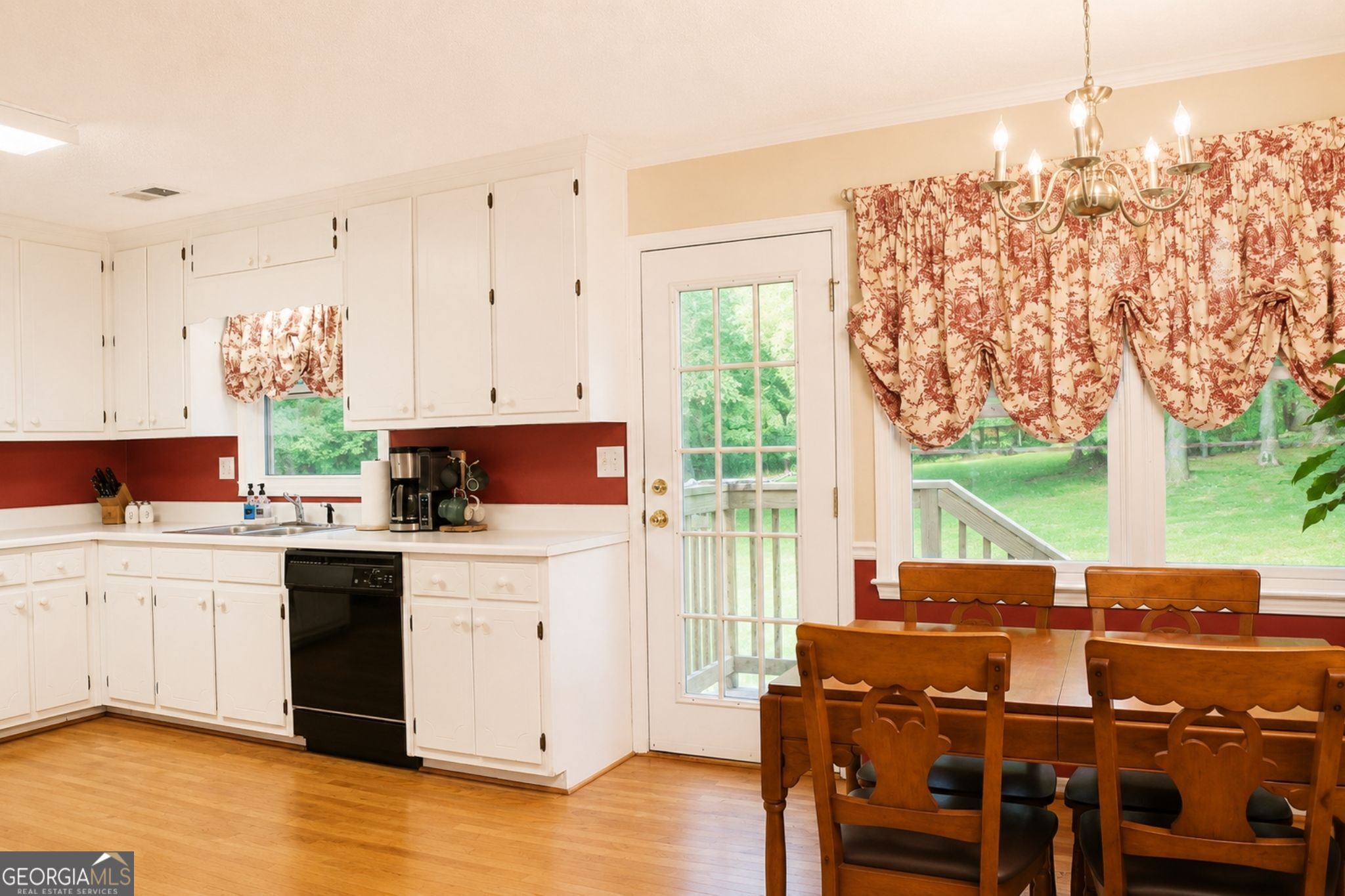 365 Riverridge Trail Property Photo 7