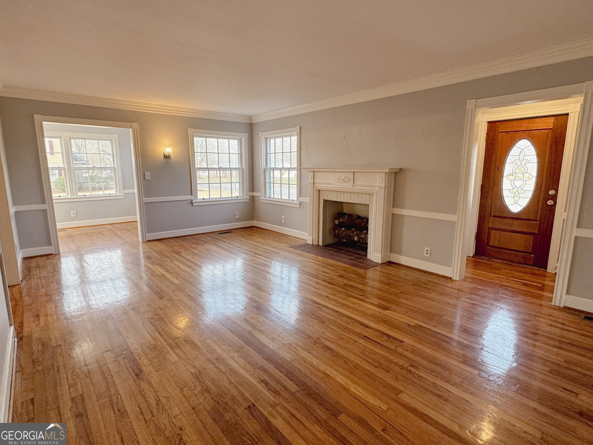 321 N College Street Property Photo 4
