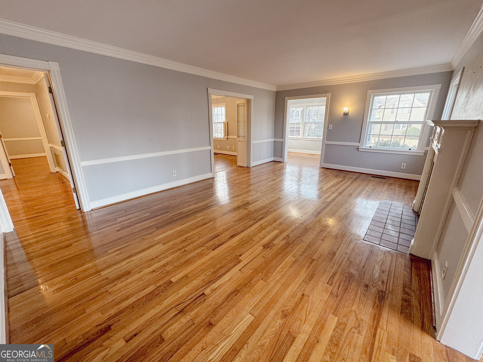321 N College Street Property Photo 6