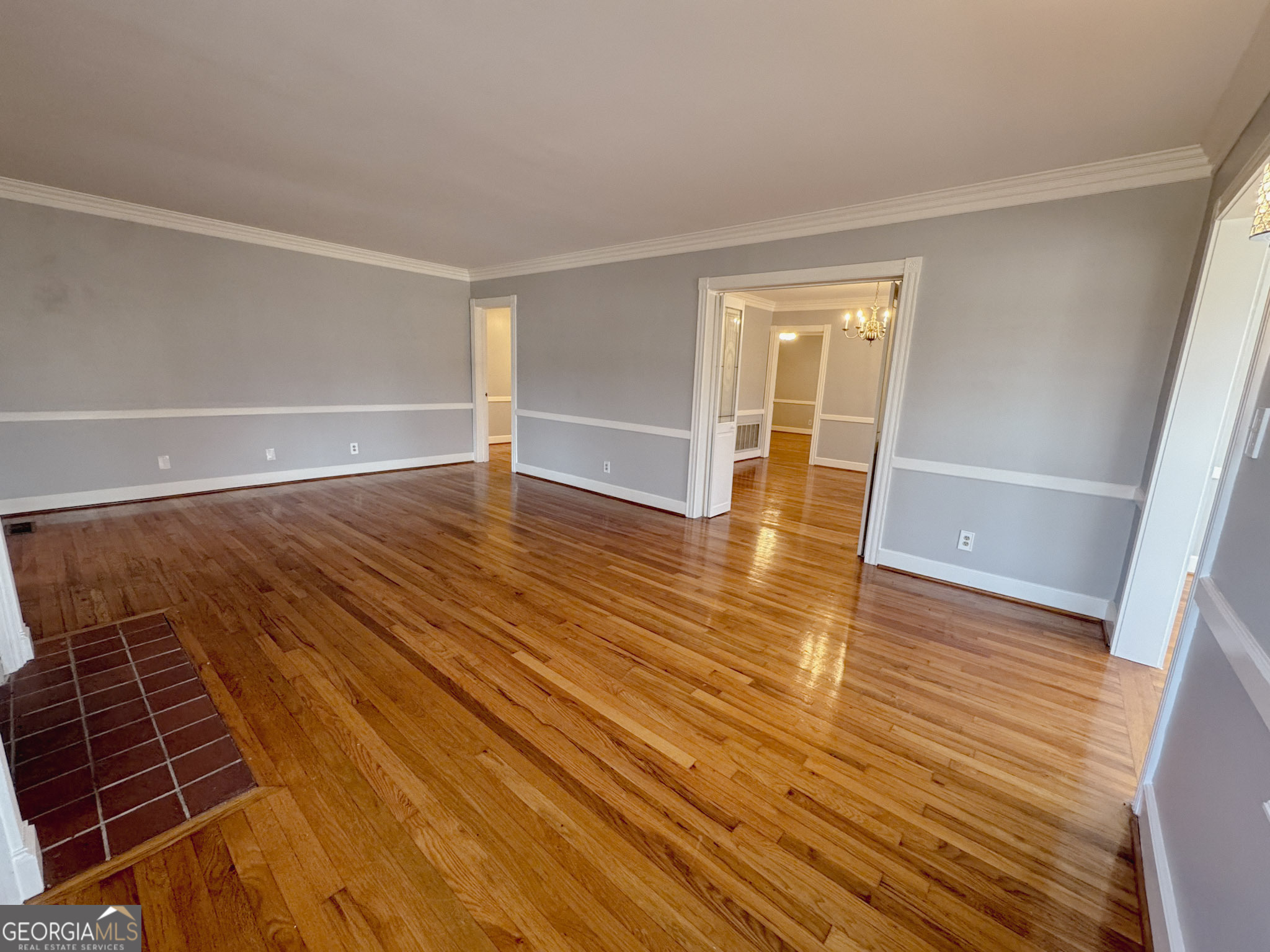 321 N College Street Property Photo 8