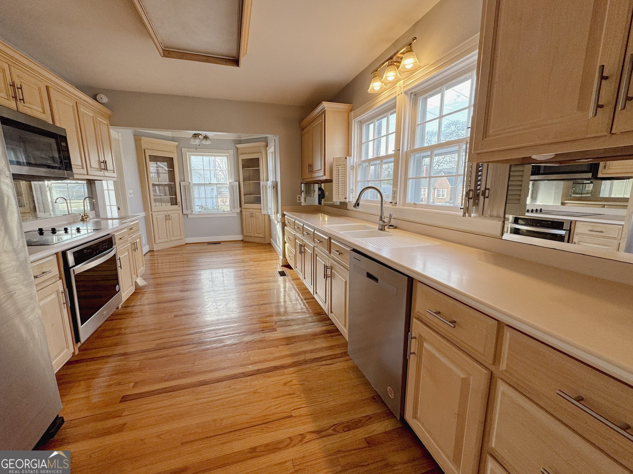 321 N College Street Property Photo 13