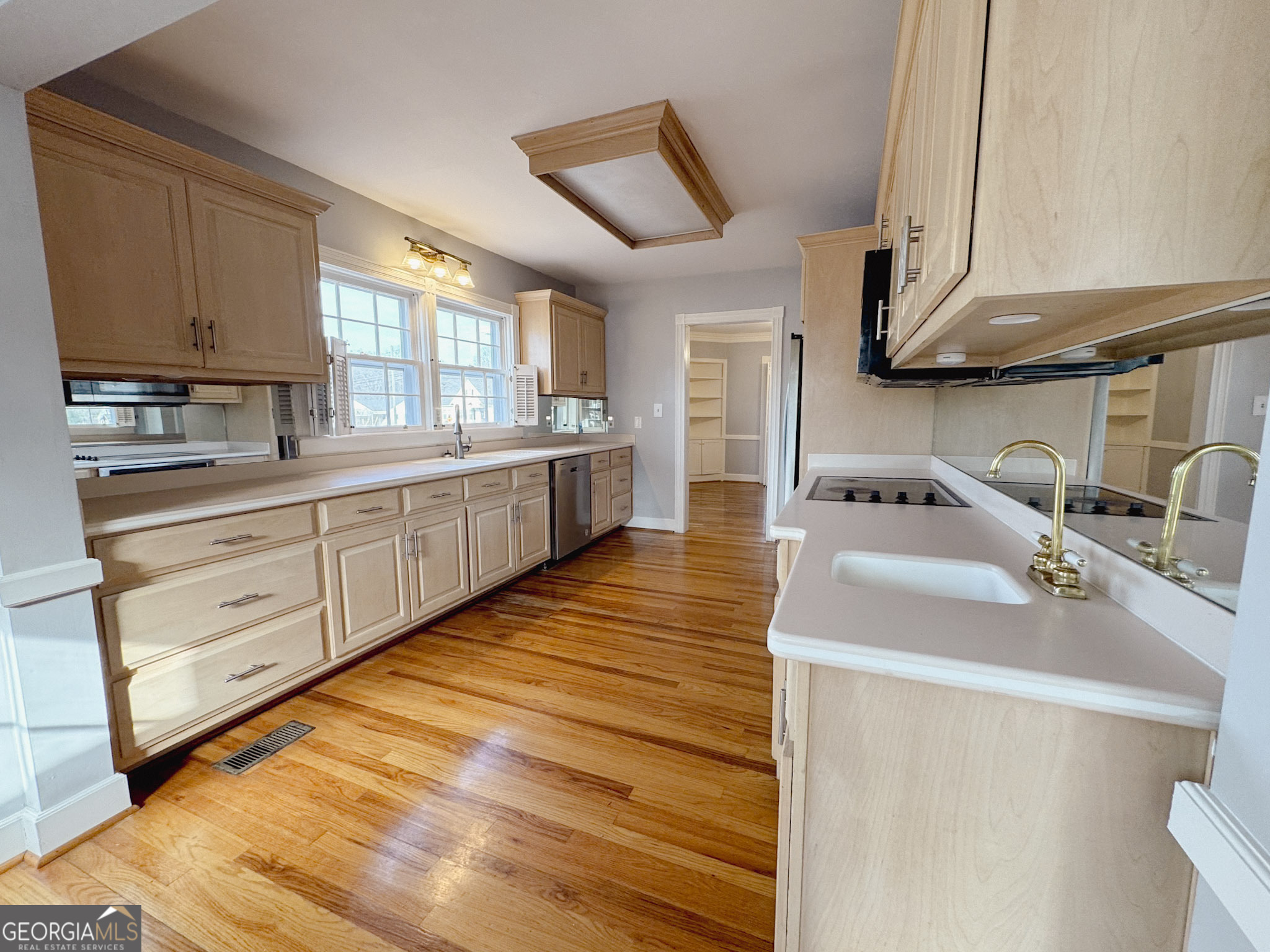 321 N College Street Property Photo 15