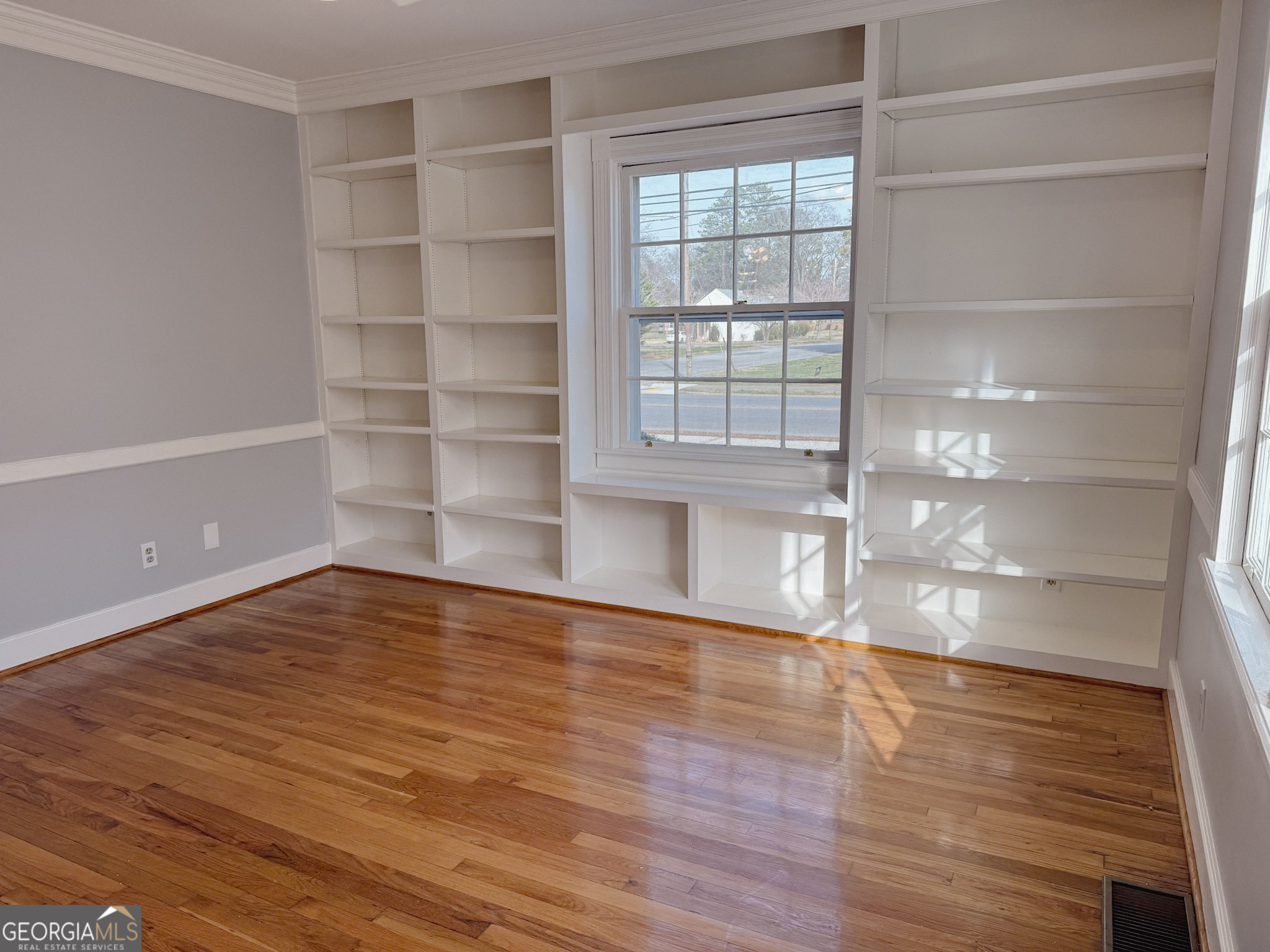 321 N College Street Property Photo 18