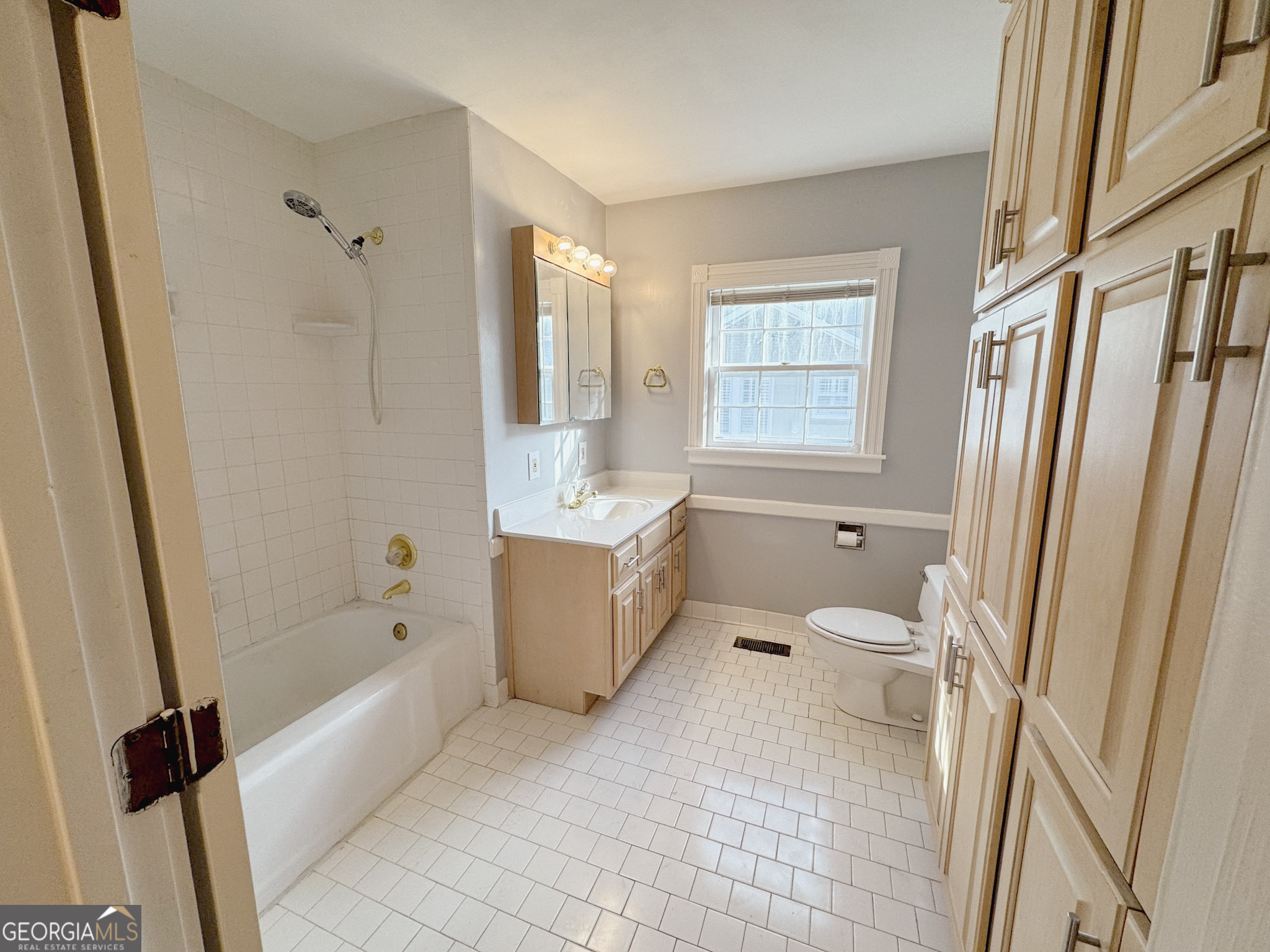 321 N College Street Property Photo 19