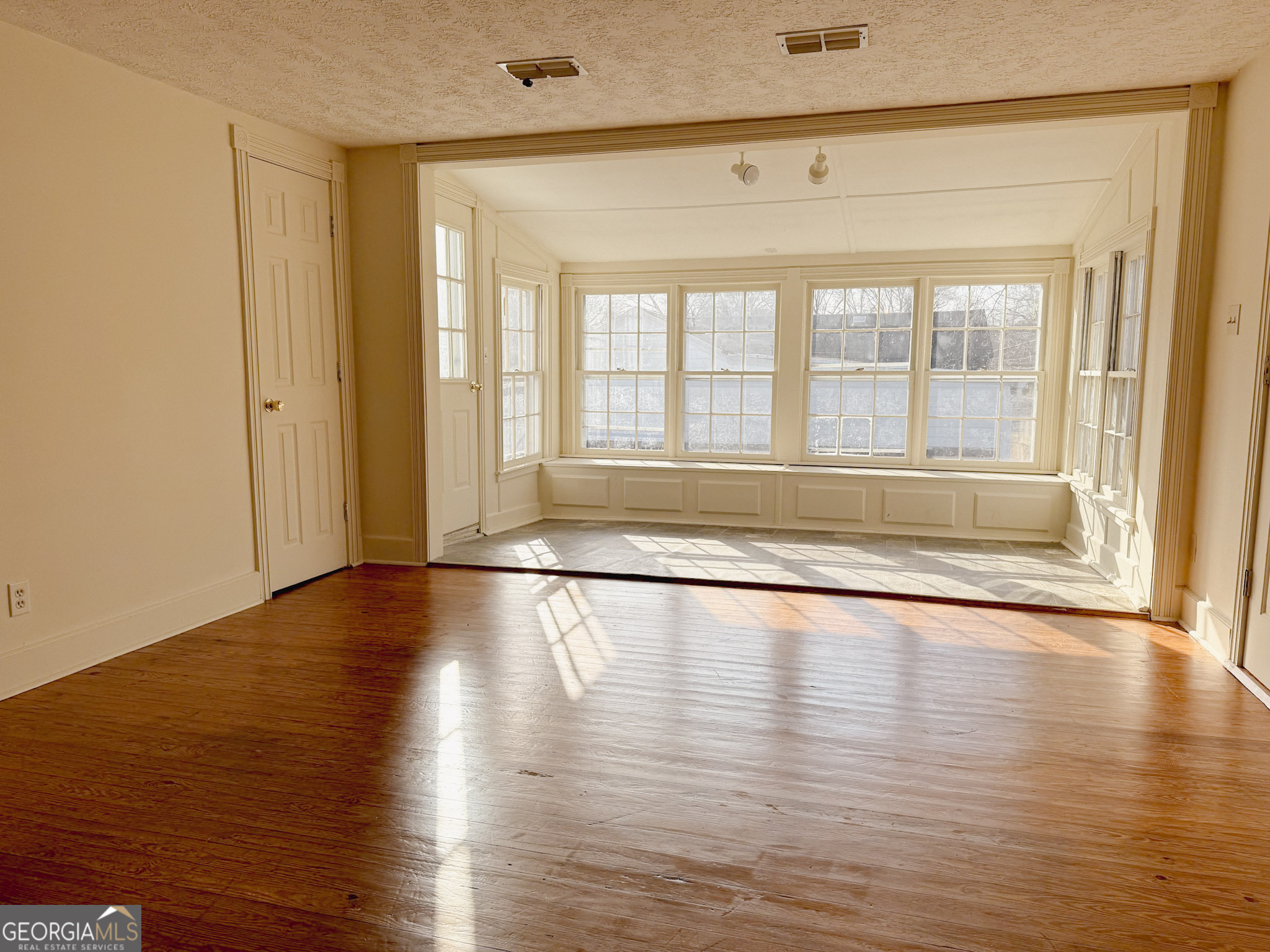 321 N College Street Property Photo 29