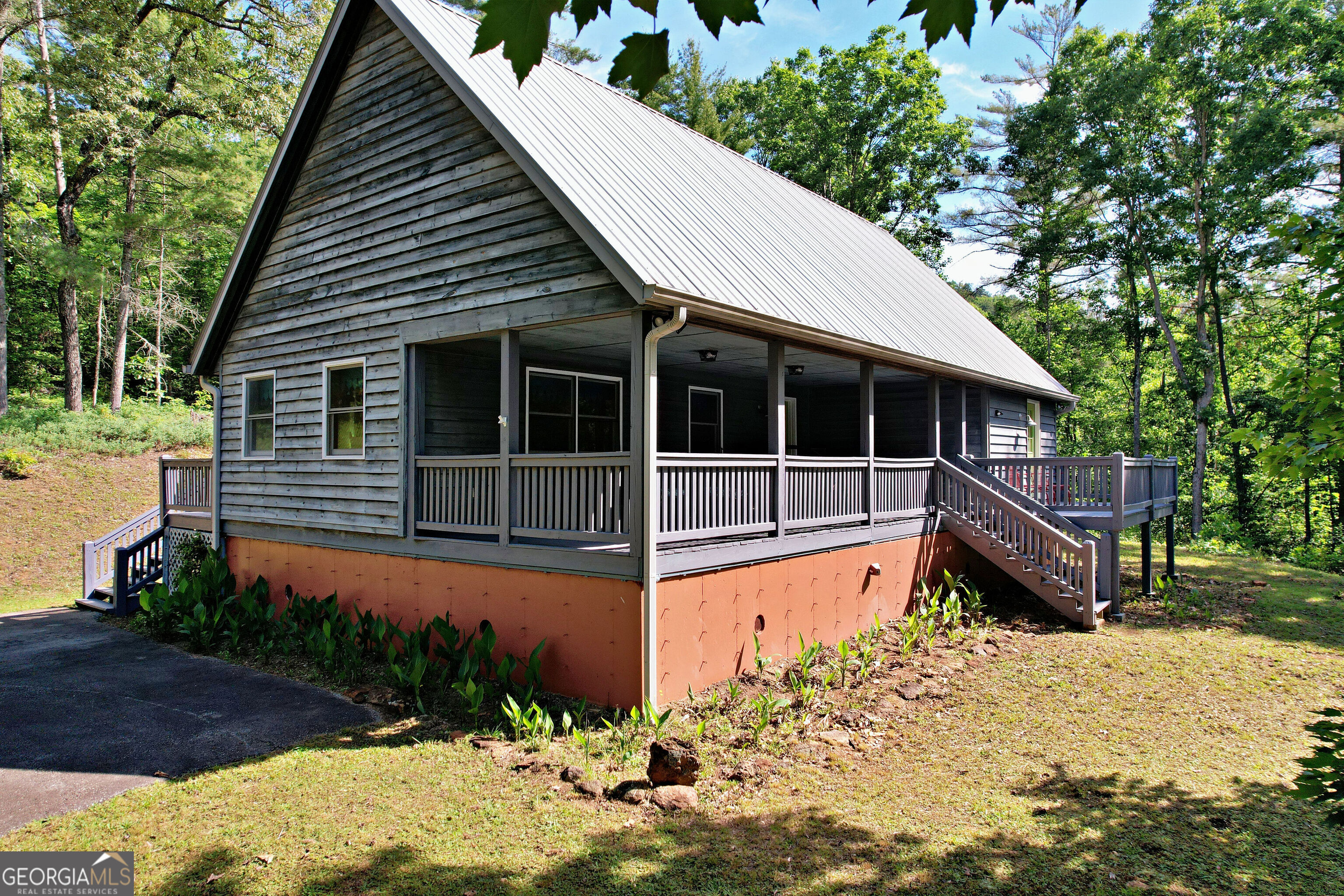 10475 Warwoman Road Property Photo 1