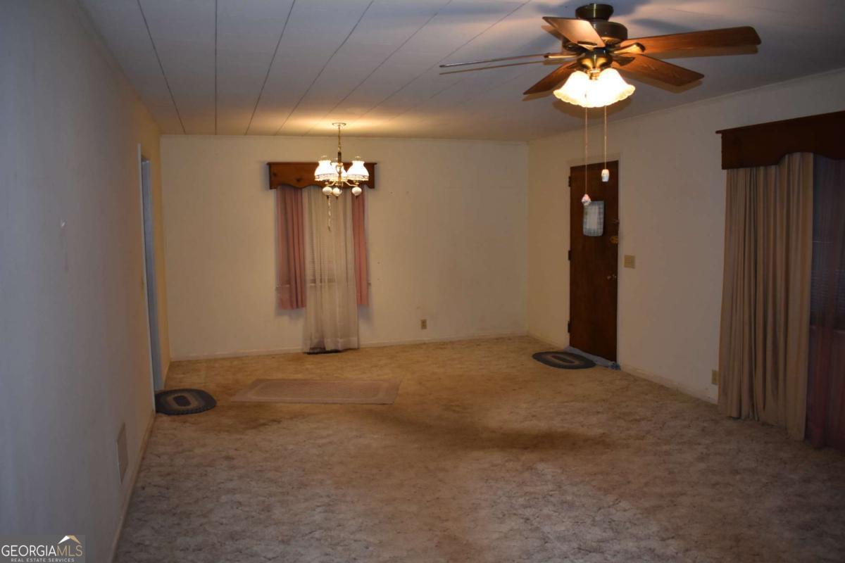 115 Wood Street Property Photo 5