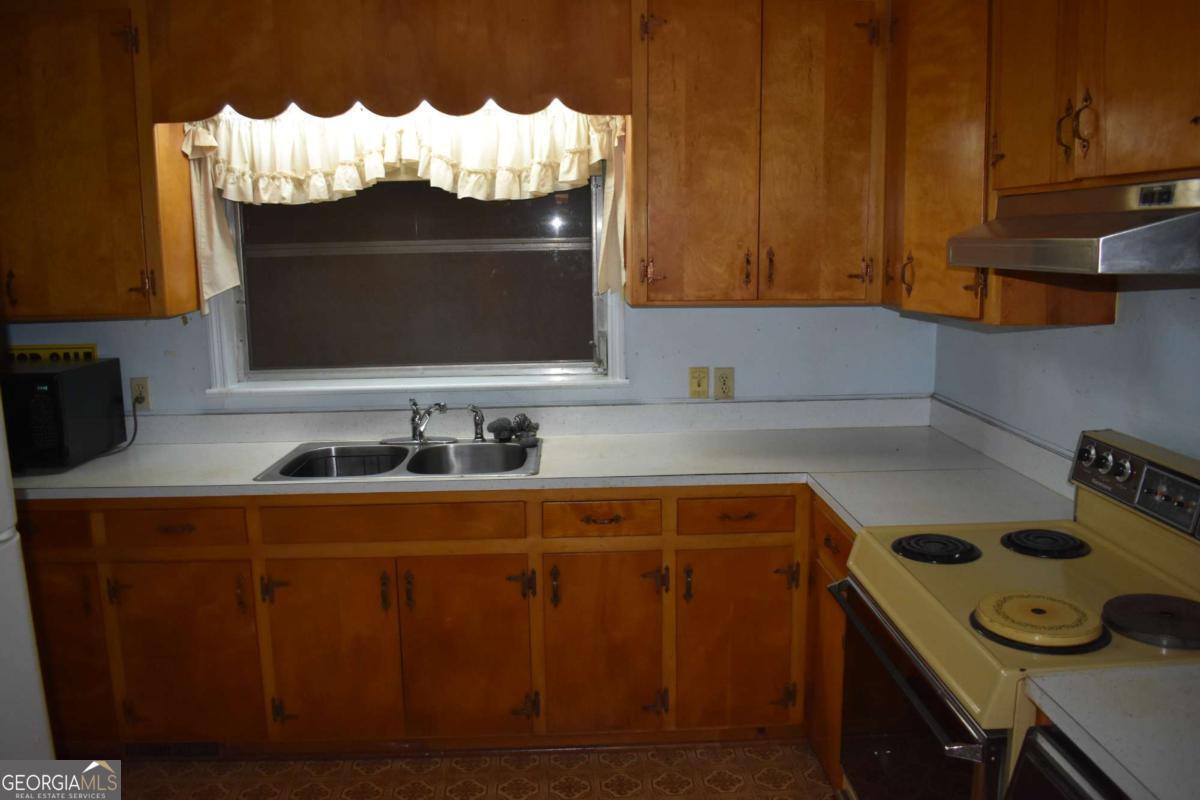 115 Wood Street Property Photo 10