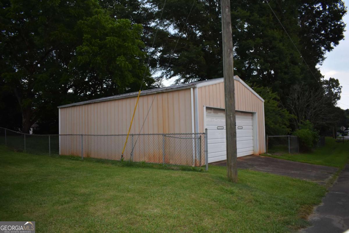 115 Wood Street Property Photo 15