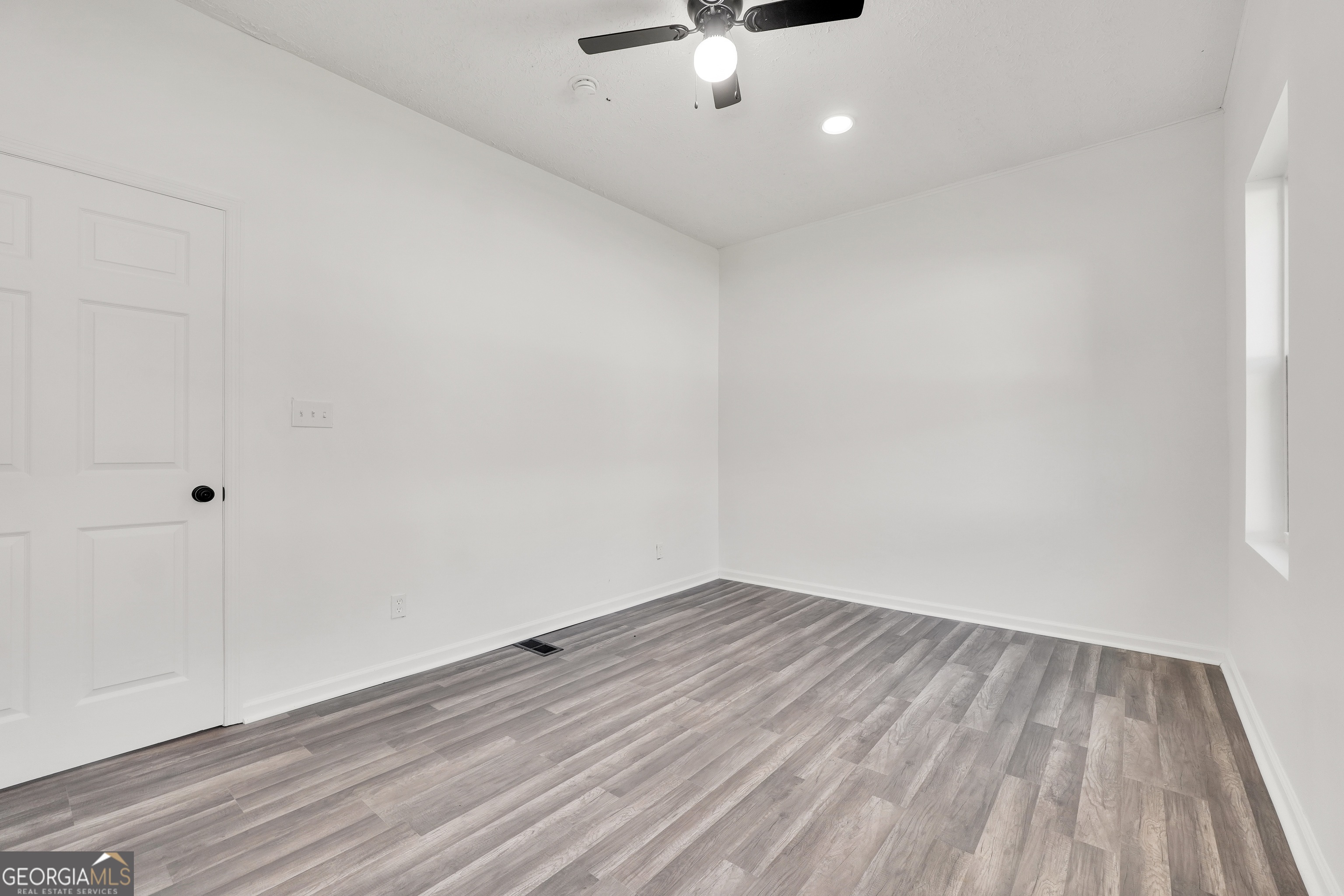 13 Avenue D Property Photo 16